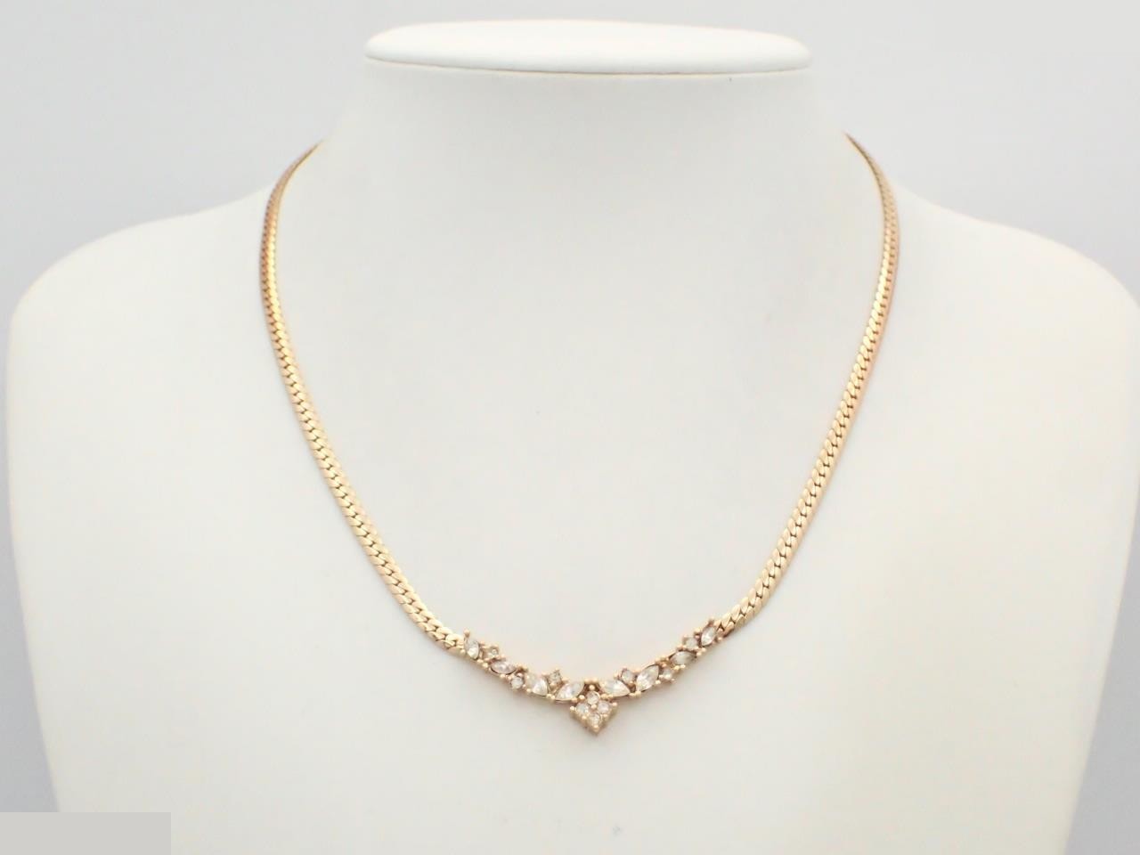 necklace — view 3