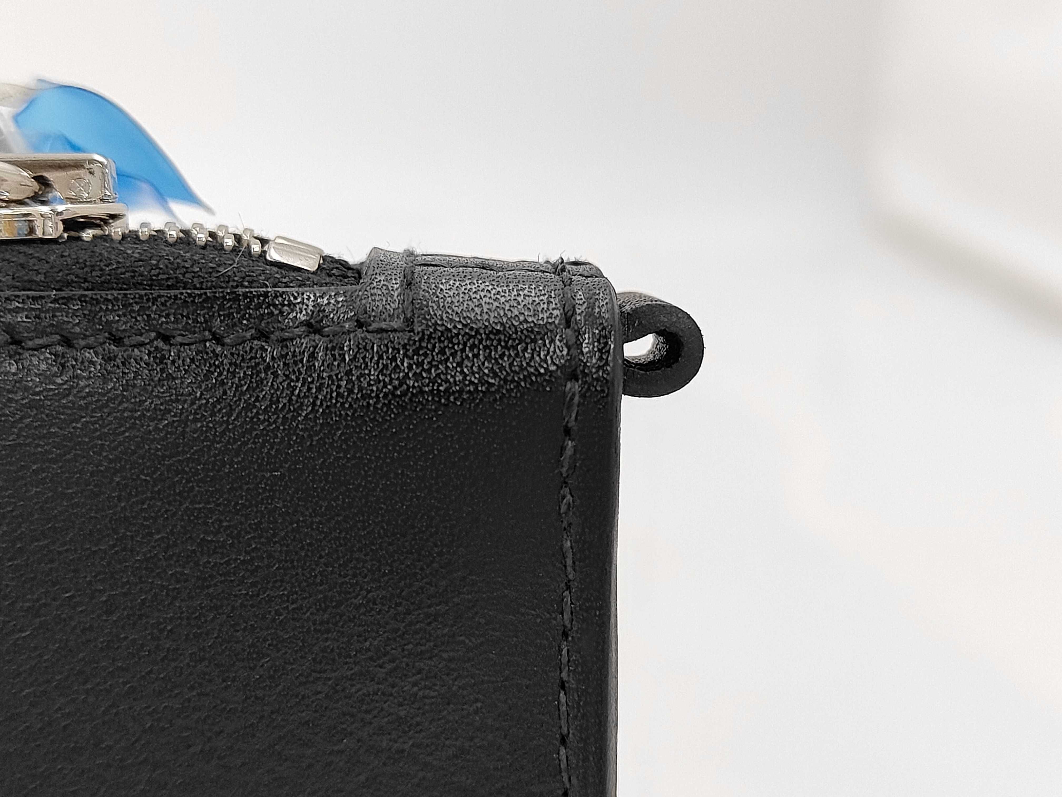Zip Angou Tougo Chaine d'Ancre Black Silver Hardware K Engraved Shoulder Bag — view 3
