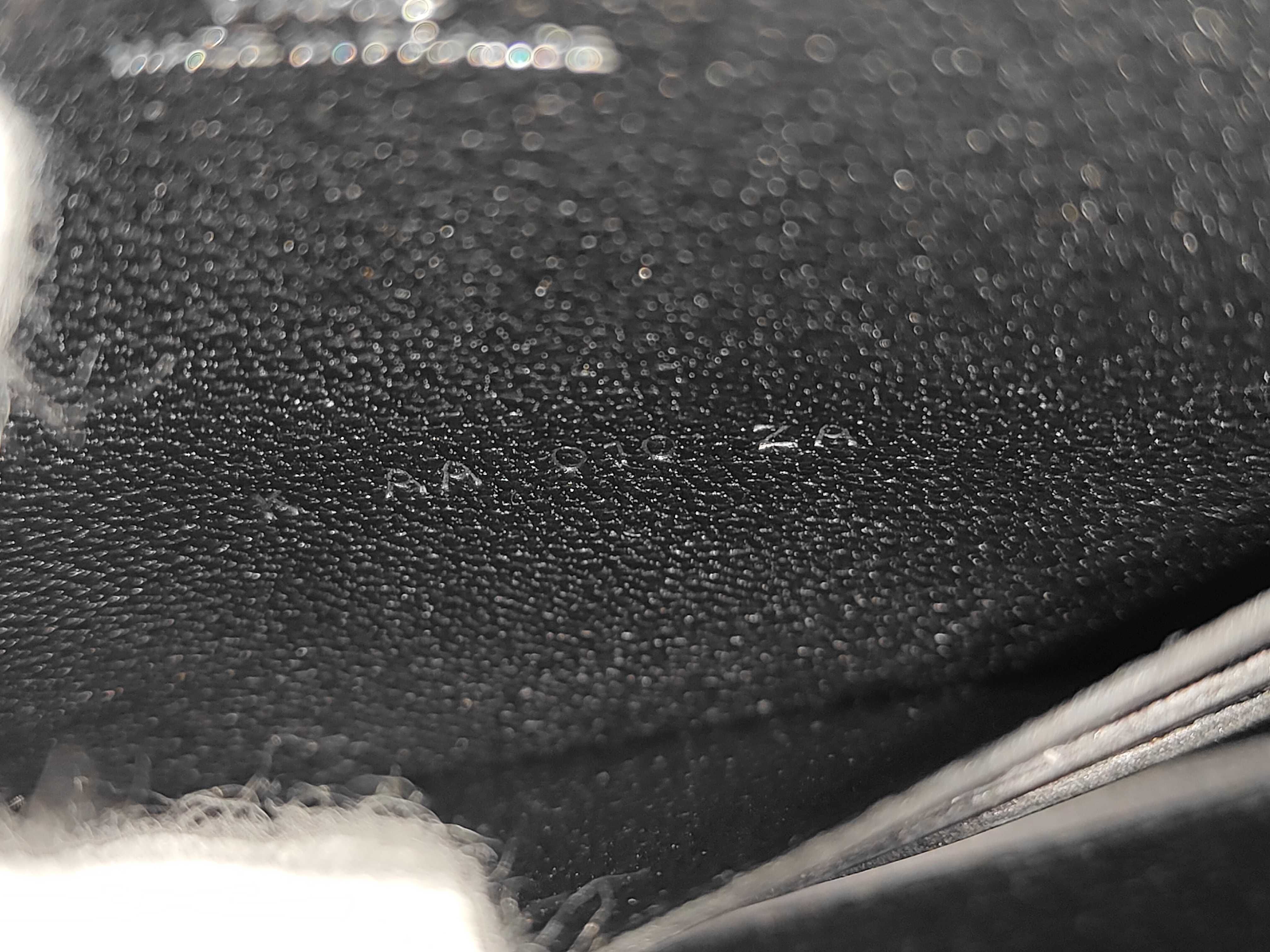 Zip Angou Tougo Chaine d'Ancre Black Silver Hardware K Engraved Shoulder Bag — view 9