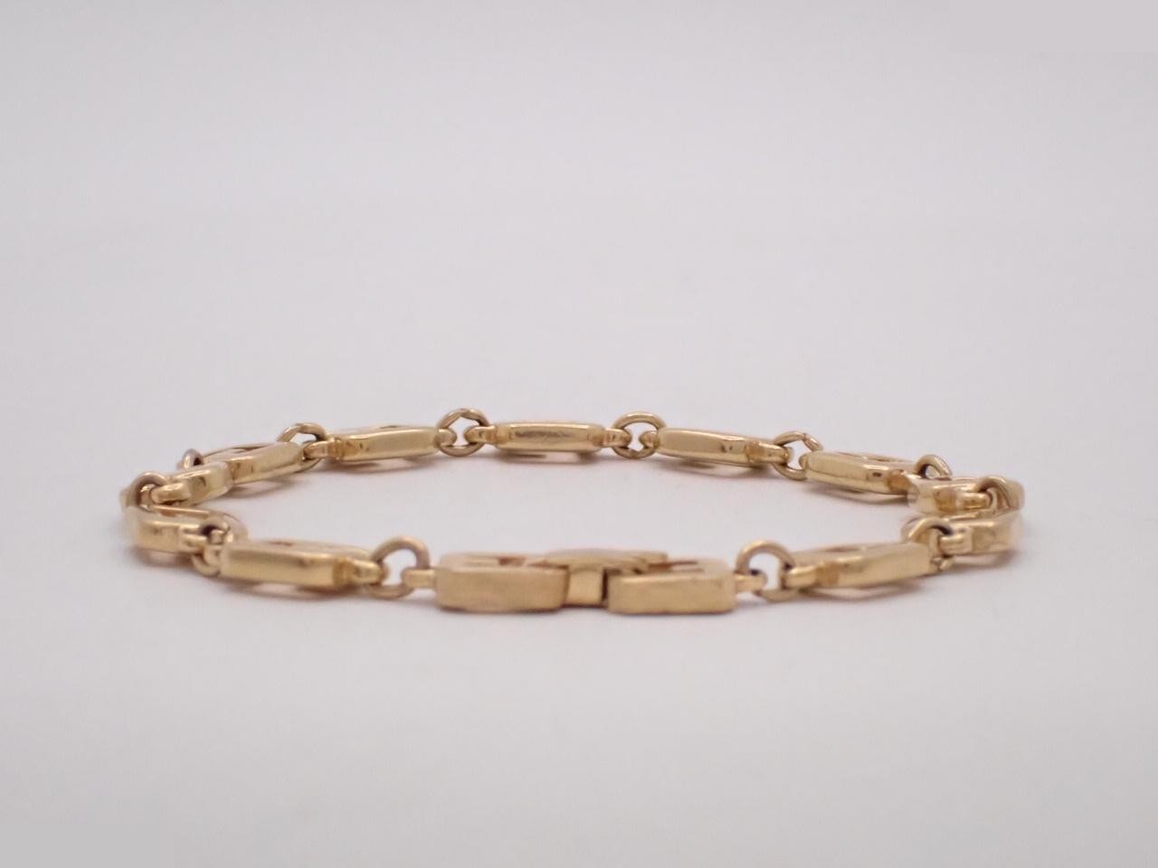 Bracelet: Wrist circumference approximately 19 cm — view 2