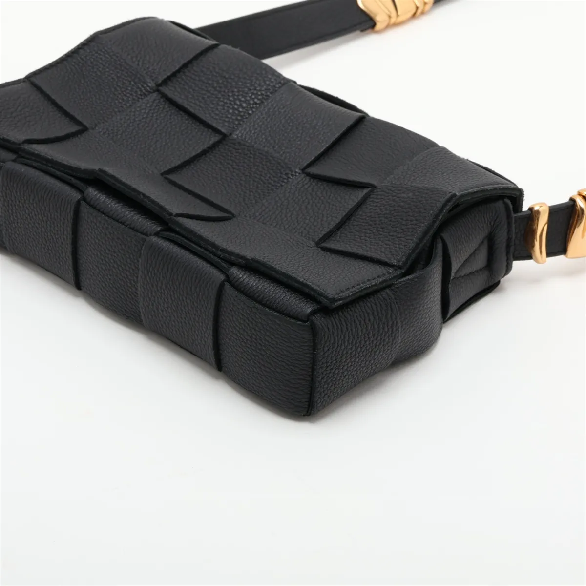 Maxi Intrecciato Cassette Leather Shoulder Bag, Black — view 3