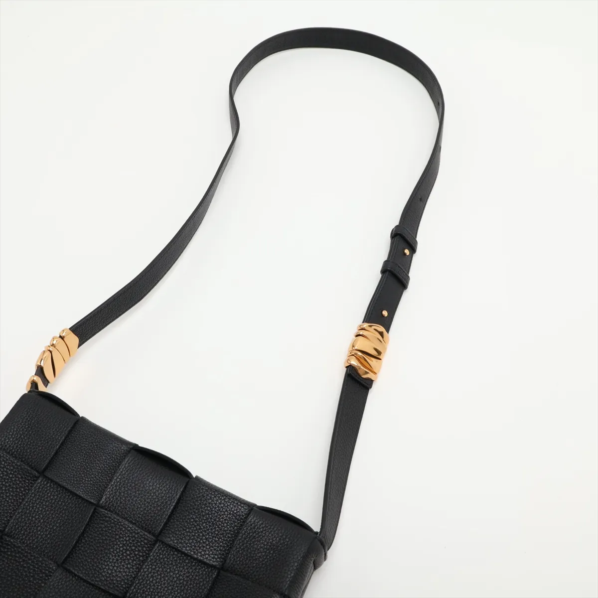 Maxi Intrecciato Cassette Leather Shoulder Bag, Black — view 5