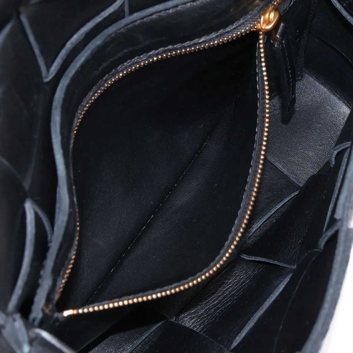 Maxi Intrecciato Cassette Leather Shoulder Bag, Black — view 7