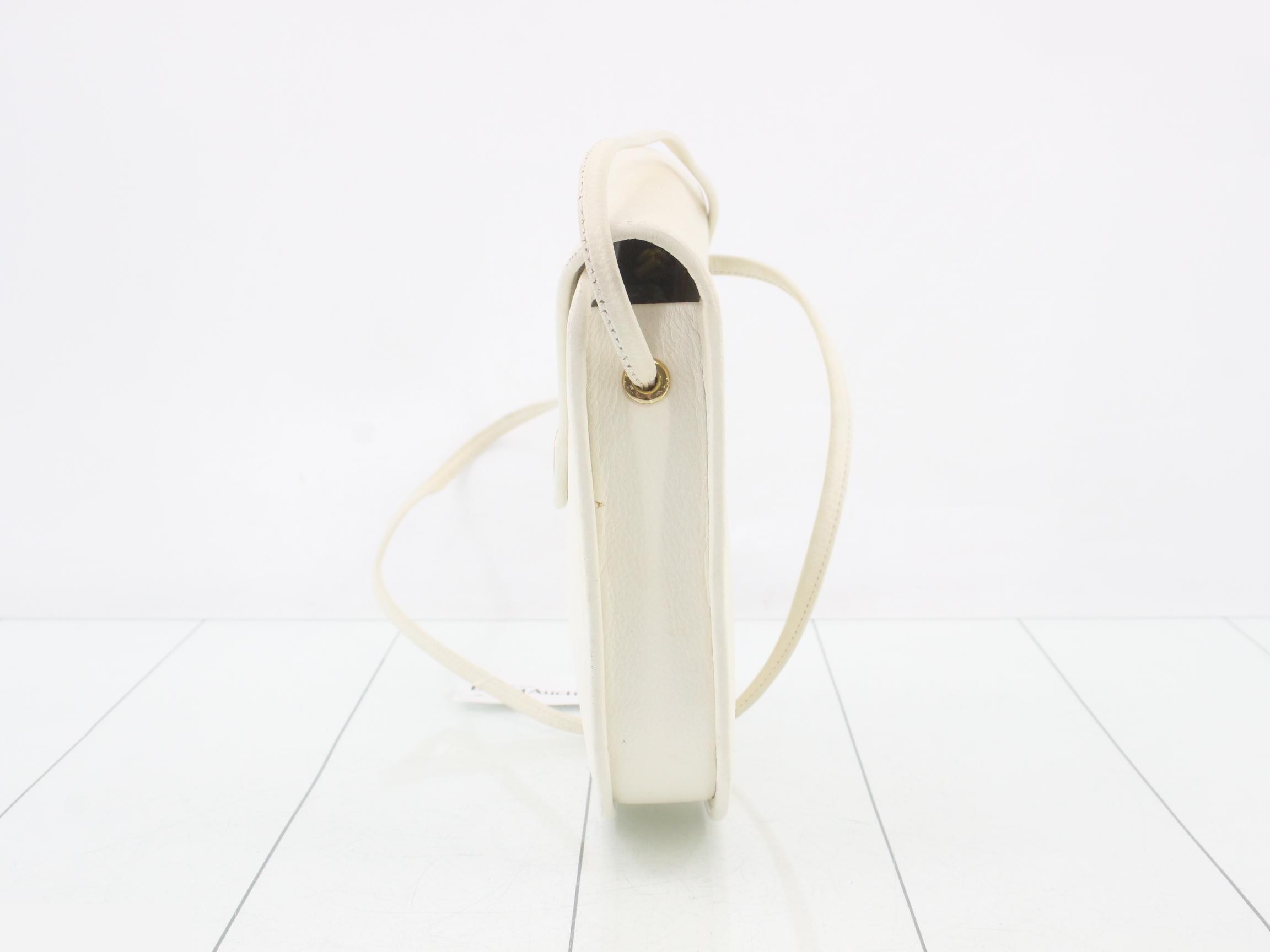 White leather shoulder bag — view 3