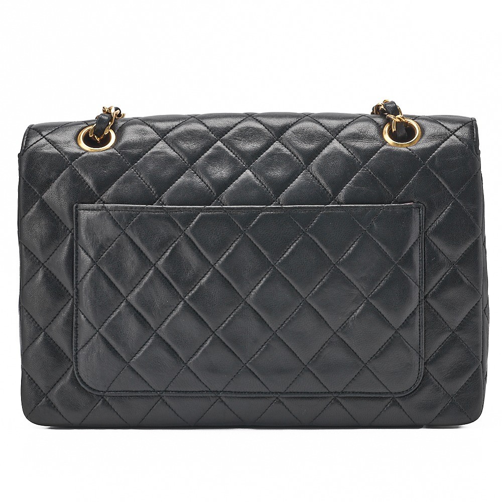 Lambskin Matelassé design flap chain shoulder bag, black — view 2