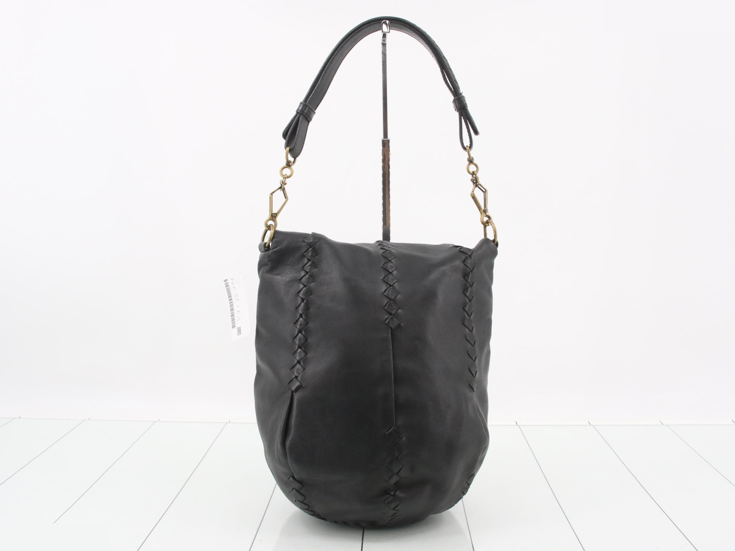 Intrecciato (bag) - Handbag - One-shoulder bag - Black — view 2