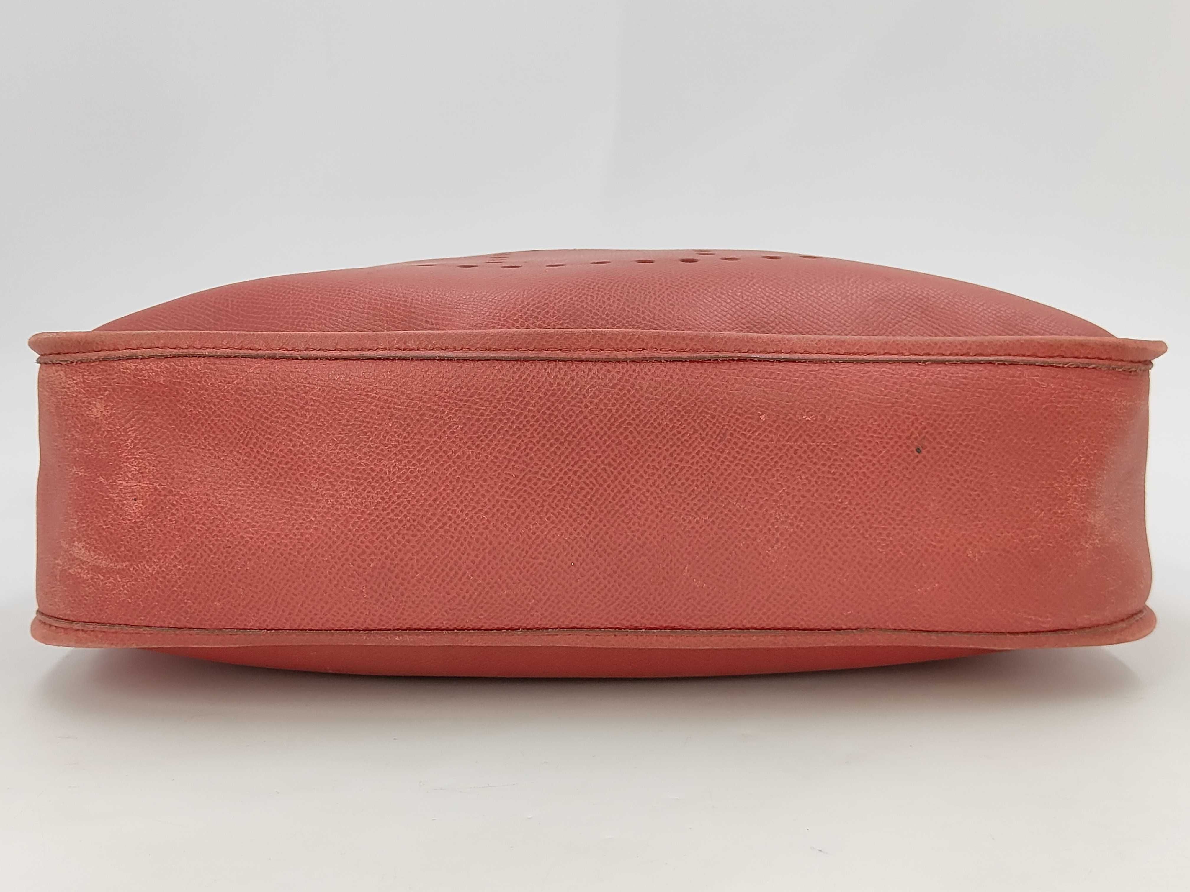 Evelyne I — view 3