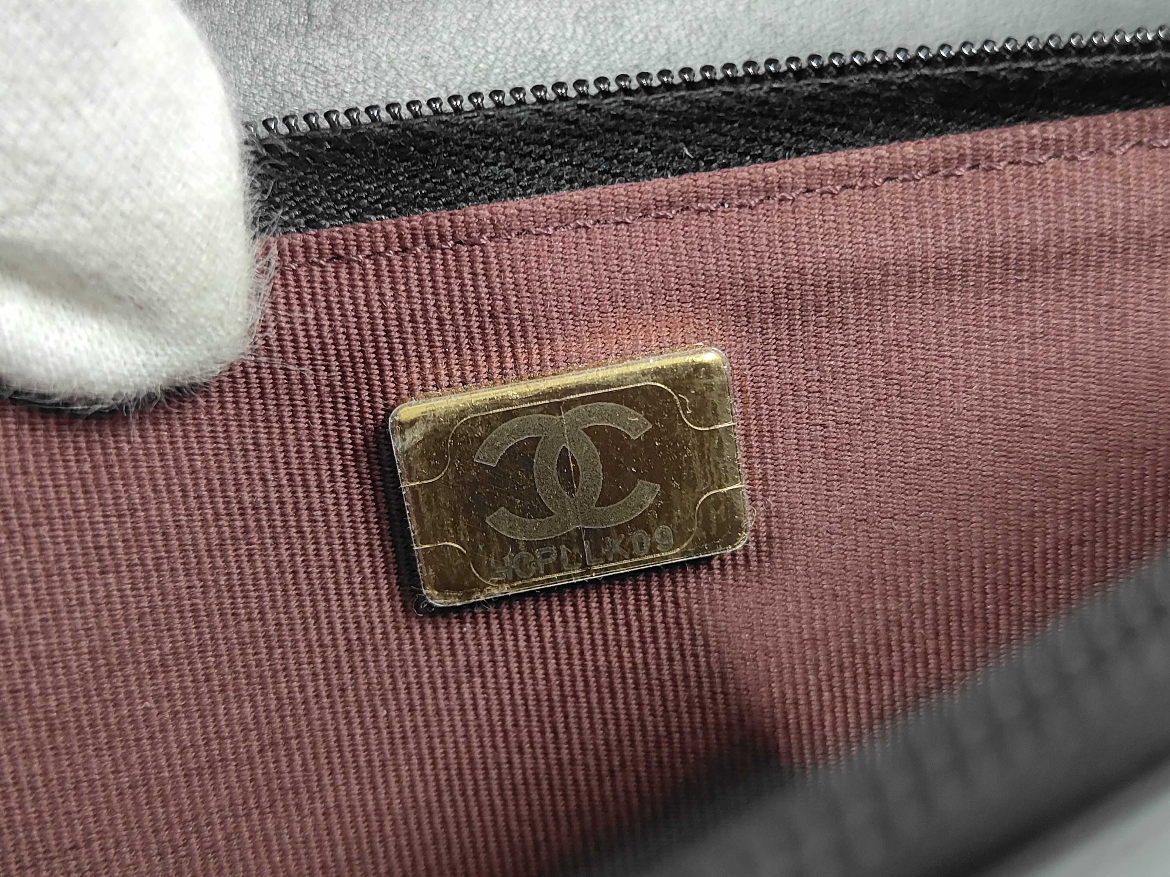 Matelassé Chain Wallet Shoulder Bag — view 11