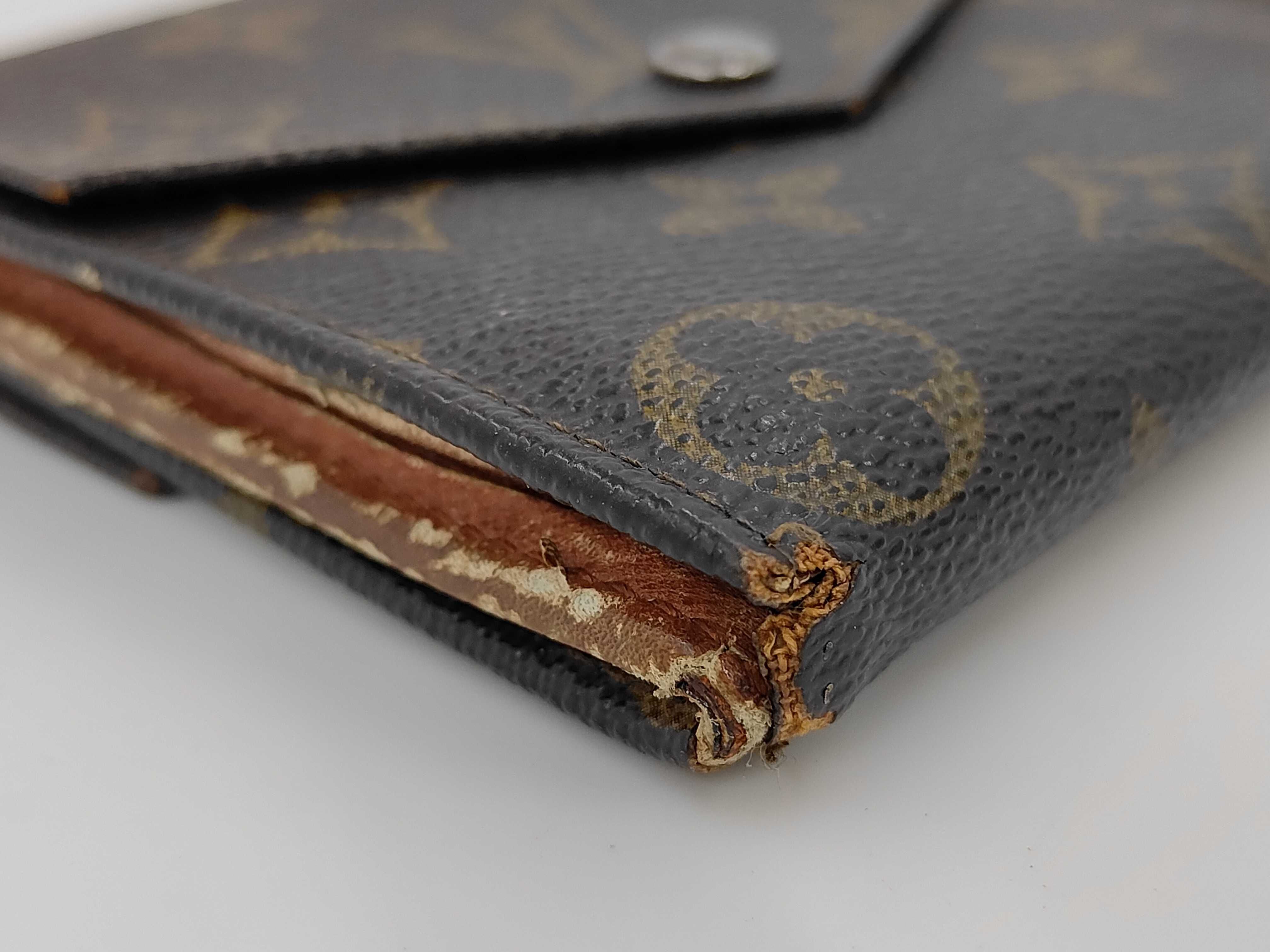 wallet — view 3