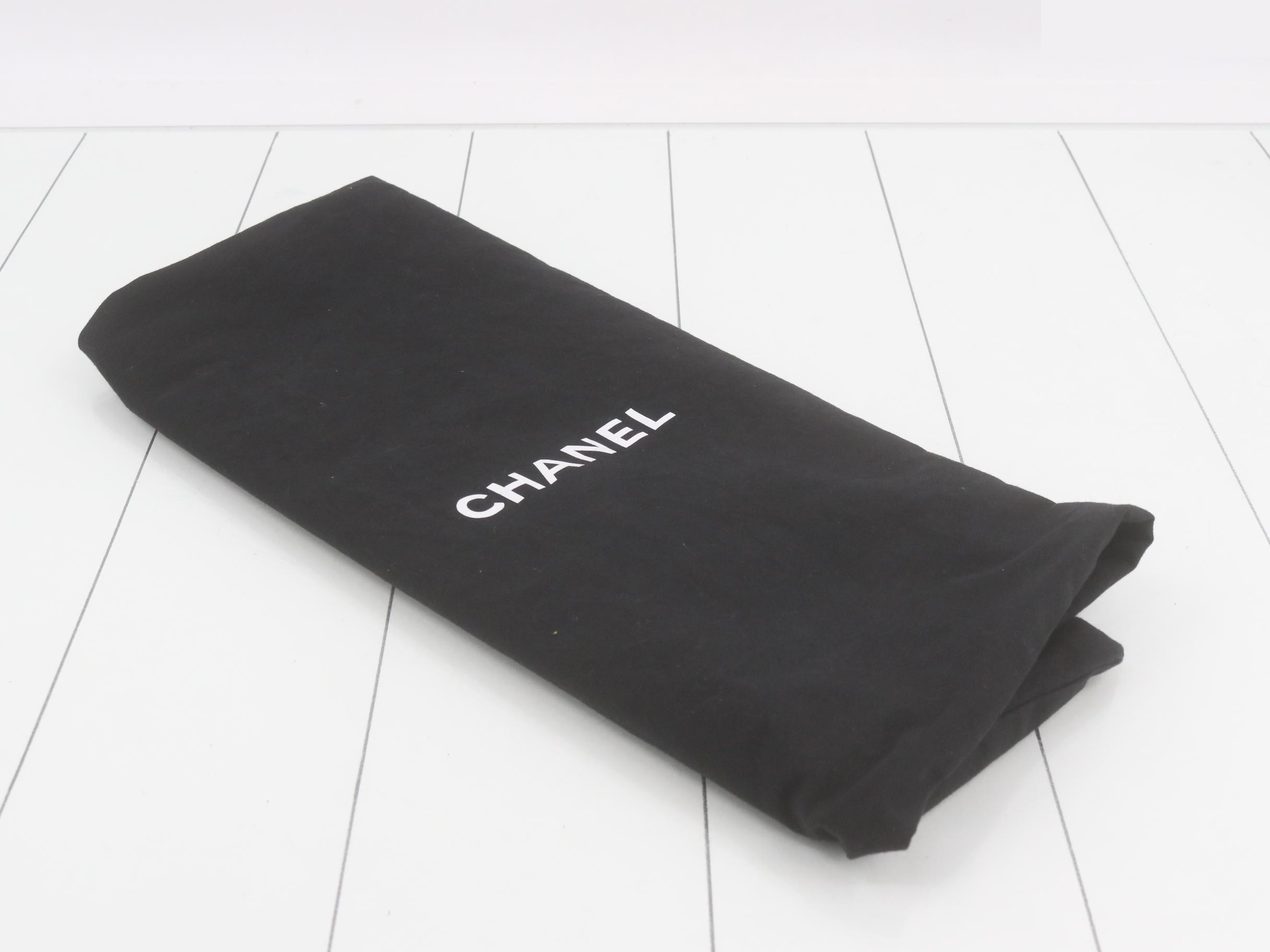 Gabrielle de Chanel Chain Shoulder Bag — view 7