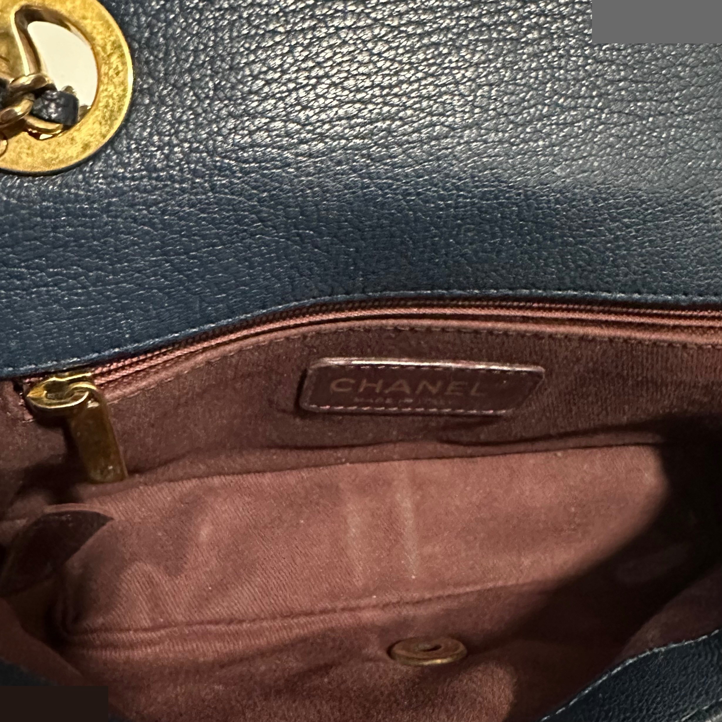 Matelassé Patent Leather Single Flap Double Chain Bag — view 10