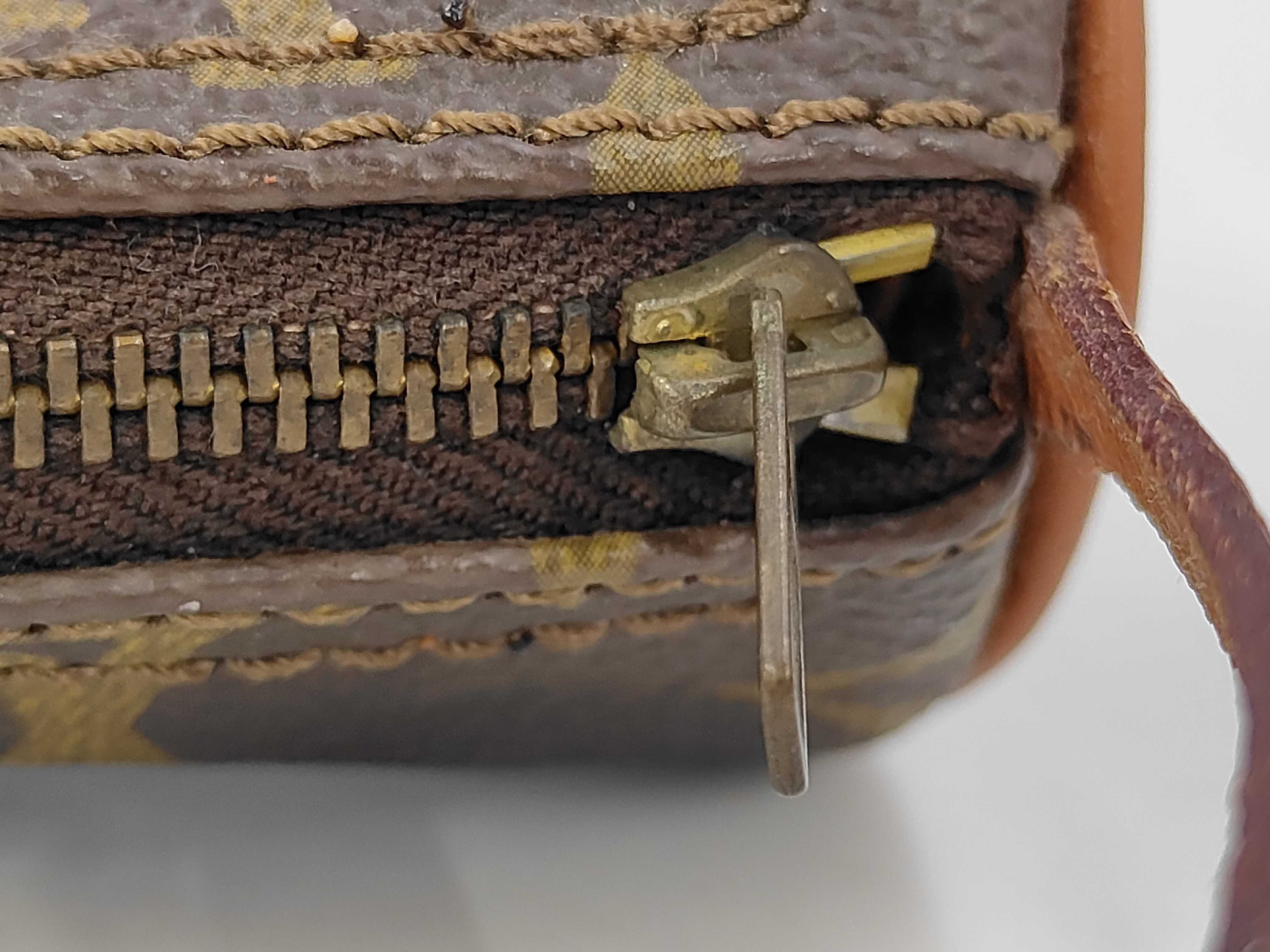 Monogram Louis Vuitton Monogram Papillon attached pouch — view 9
