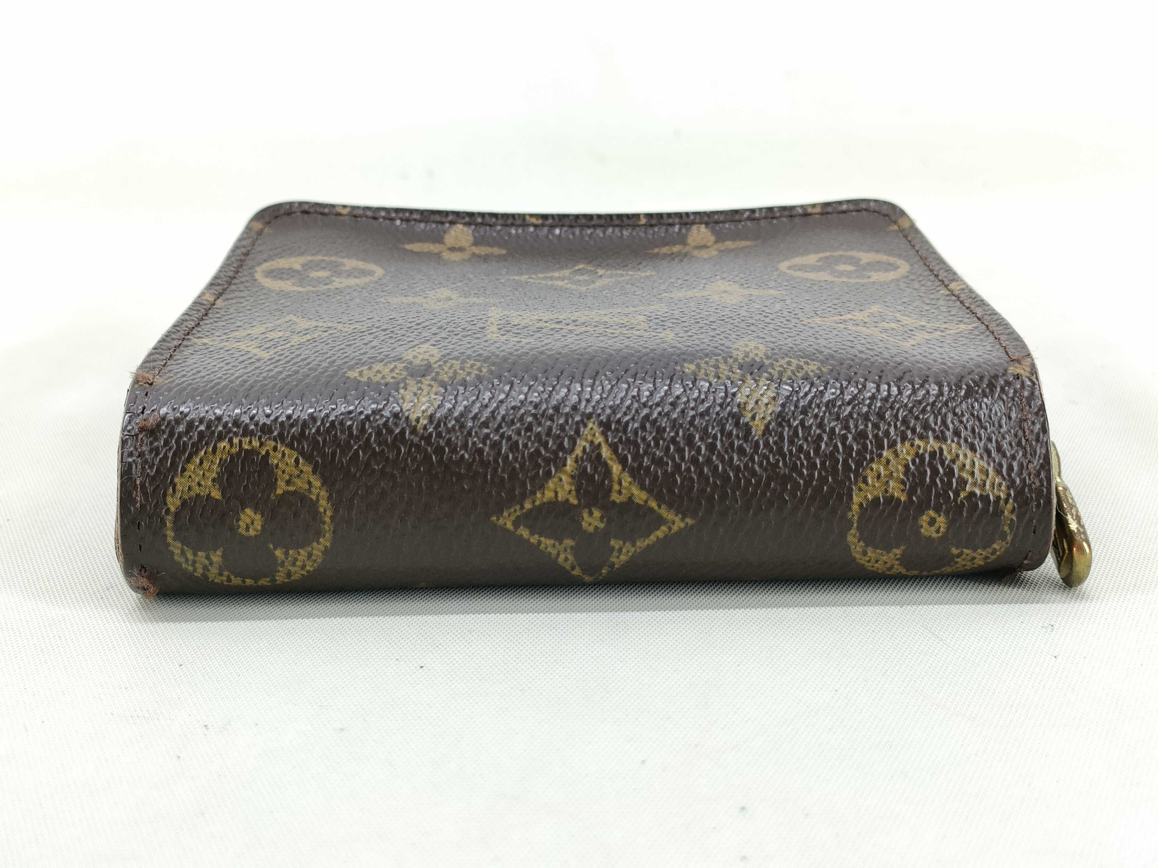 Monogram Louis Vuitton Monogram Compact Zip M61667 CA0074 Wallet — view 4