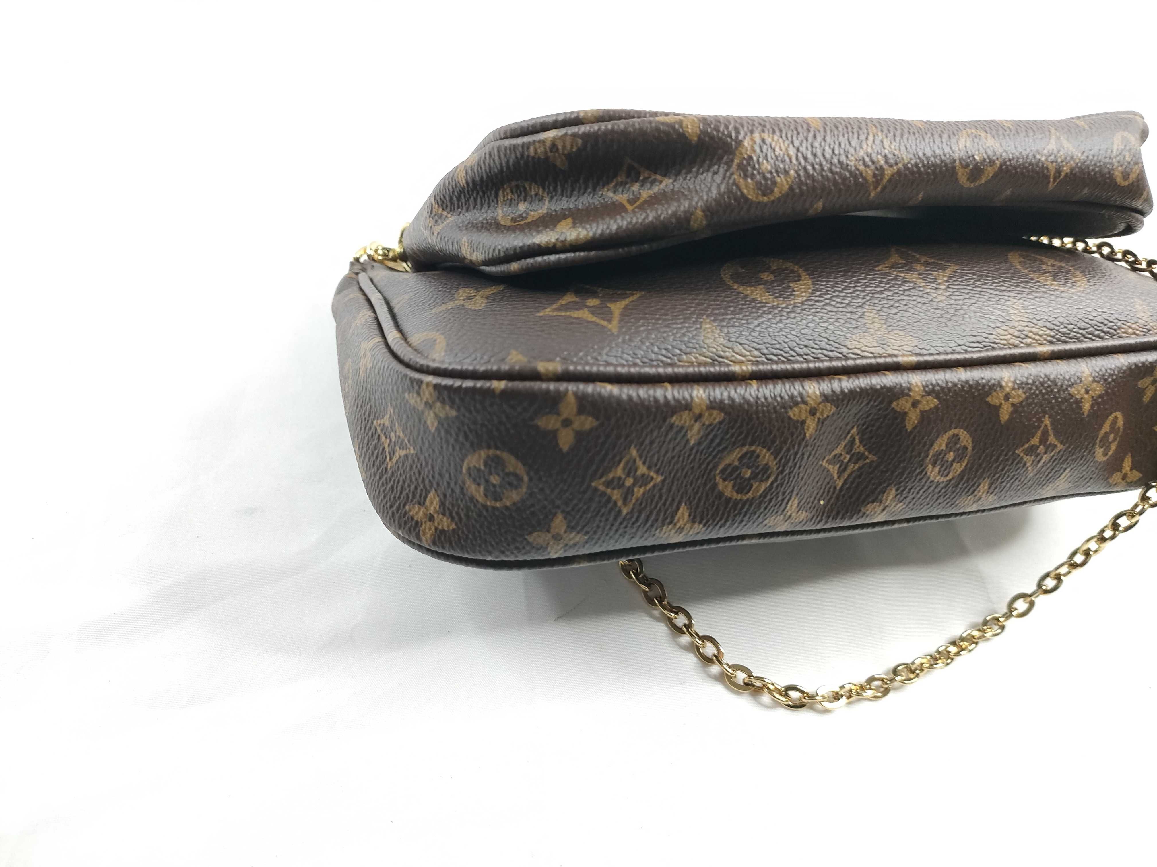 Monogram Louis Vuitton Multipochette Accessoires Shoulder Bag Monogram M44813 Shoulder Bag — view 3