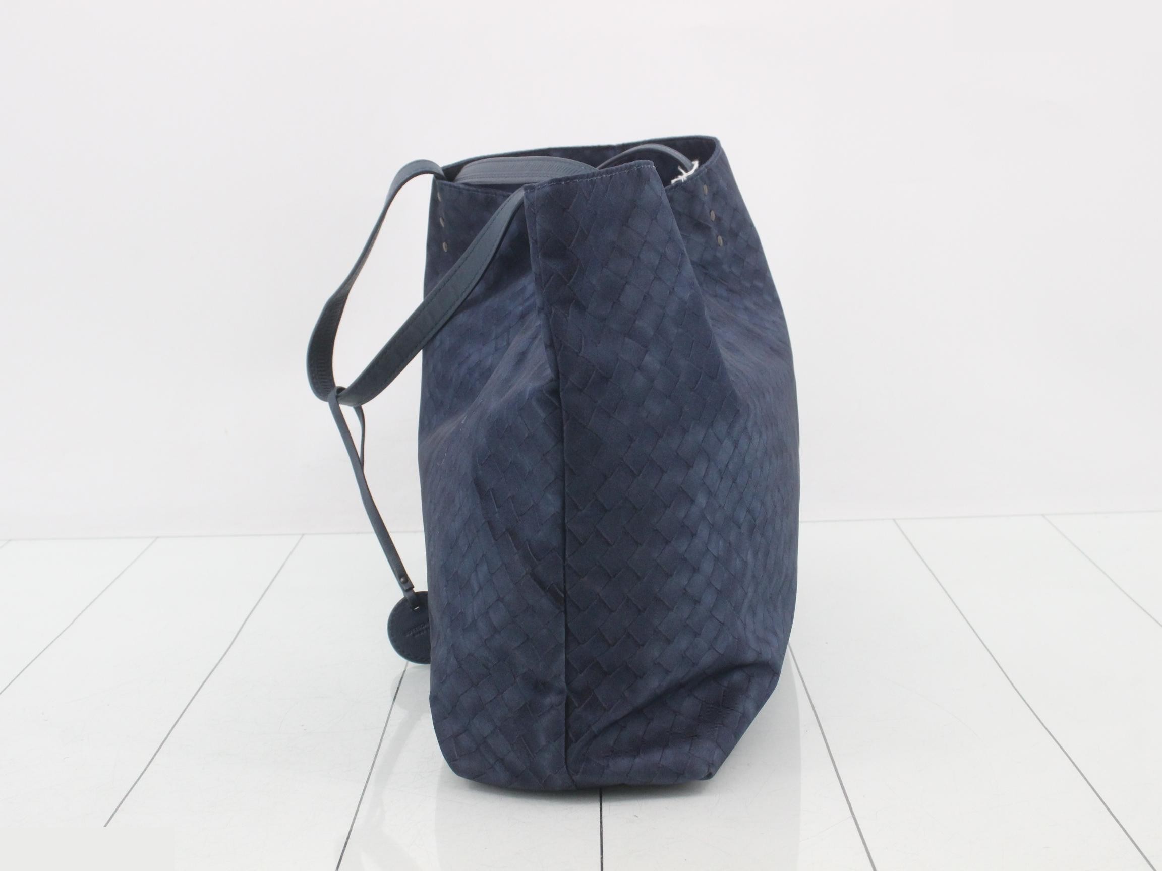 handbag — view 3