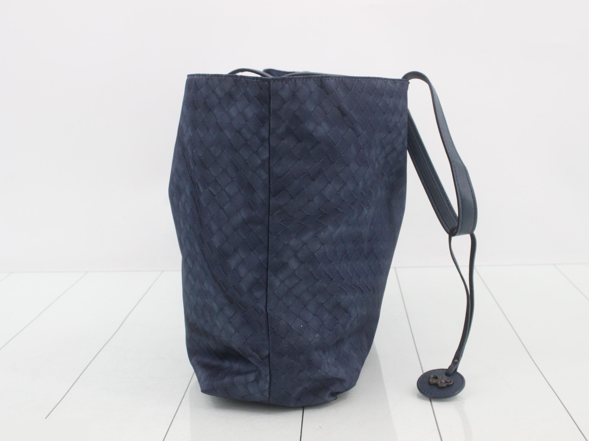 handbag — view 4