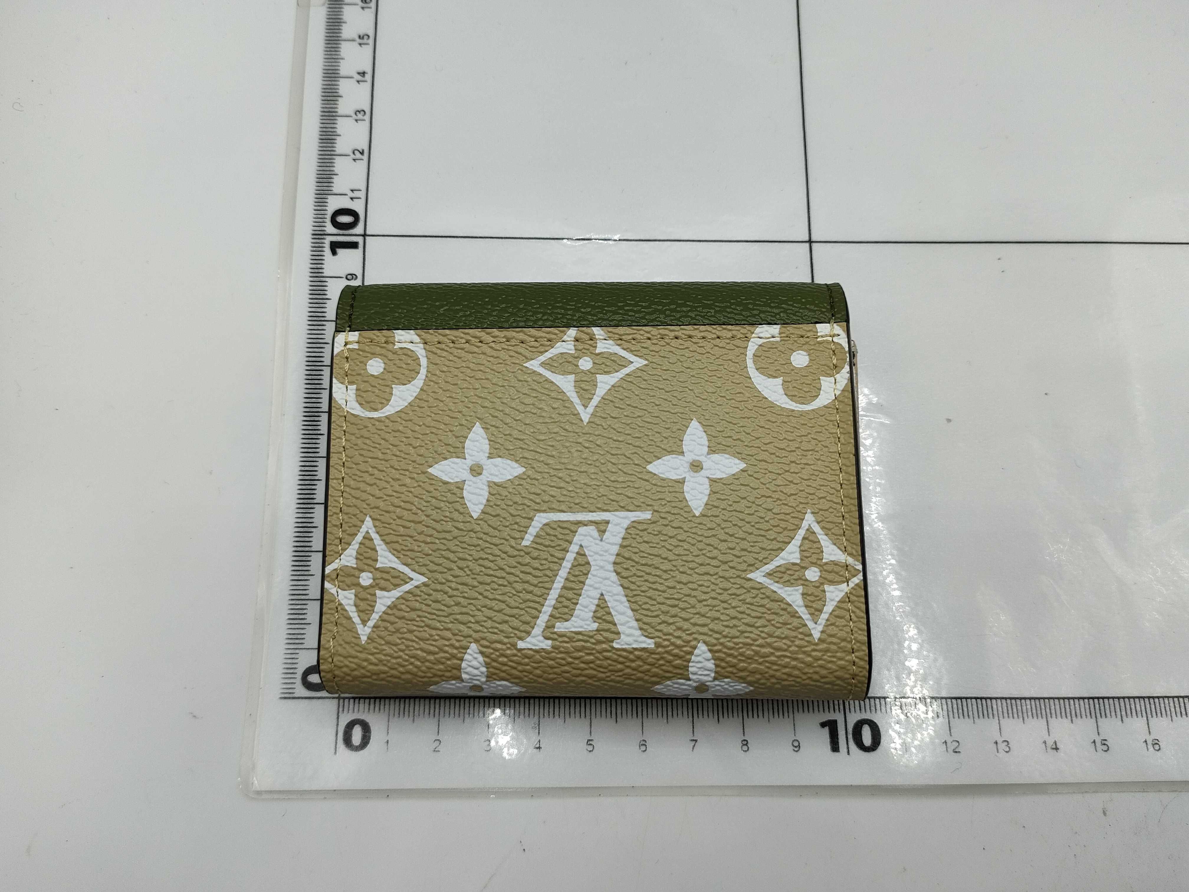 Monogram Giant Monogram / Portefeuille Zoe / M67640 Wallet — view 2