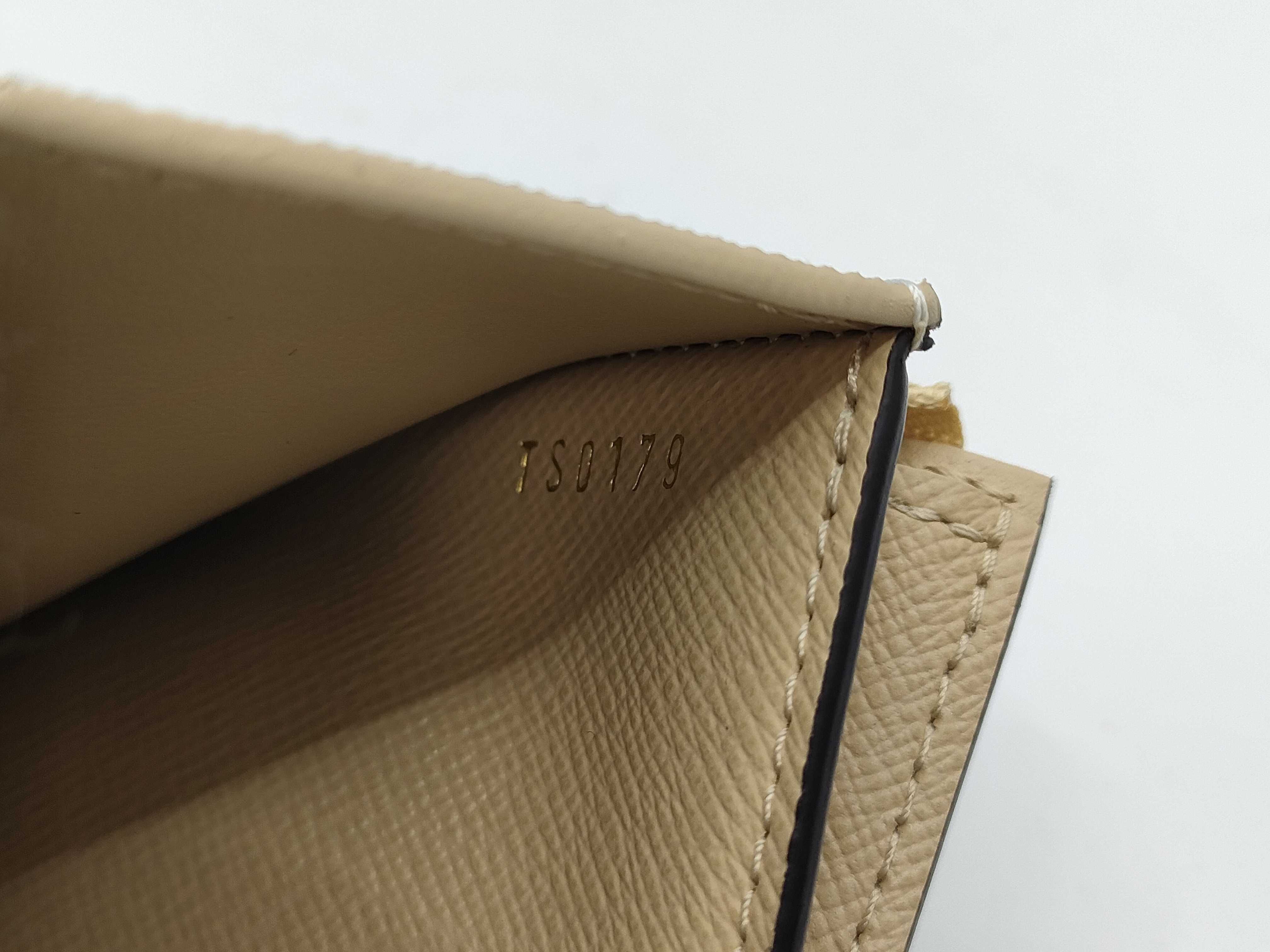Monogram Giant Monogram / Portefeuille Zoe / M67640 Wallet — view 10