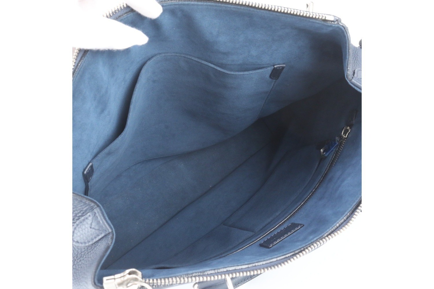 Greenwich Zipped Tote Cuir Taurillon Leather Marine M9447 — view 7