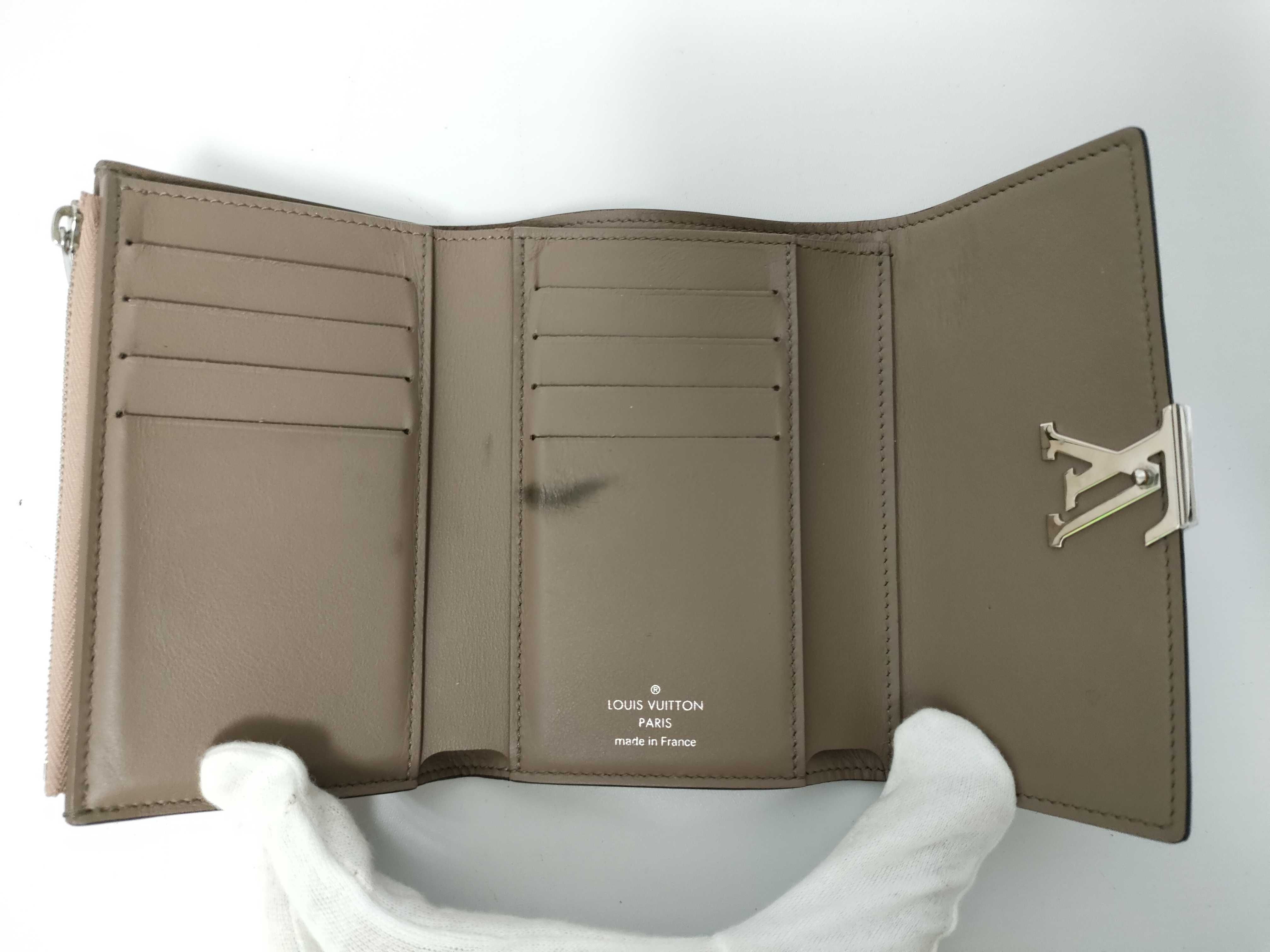 Portefeuille Capucines Compact Wallet — view 8