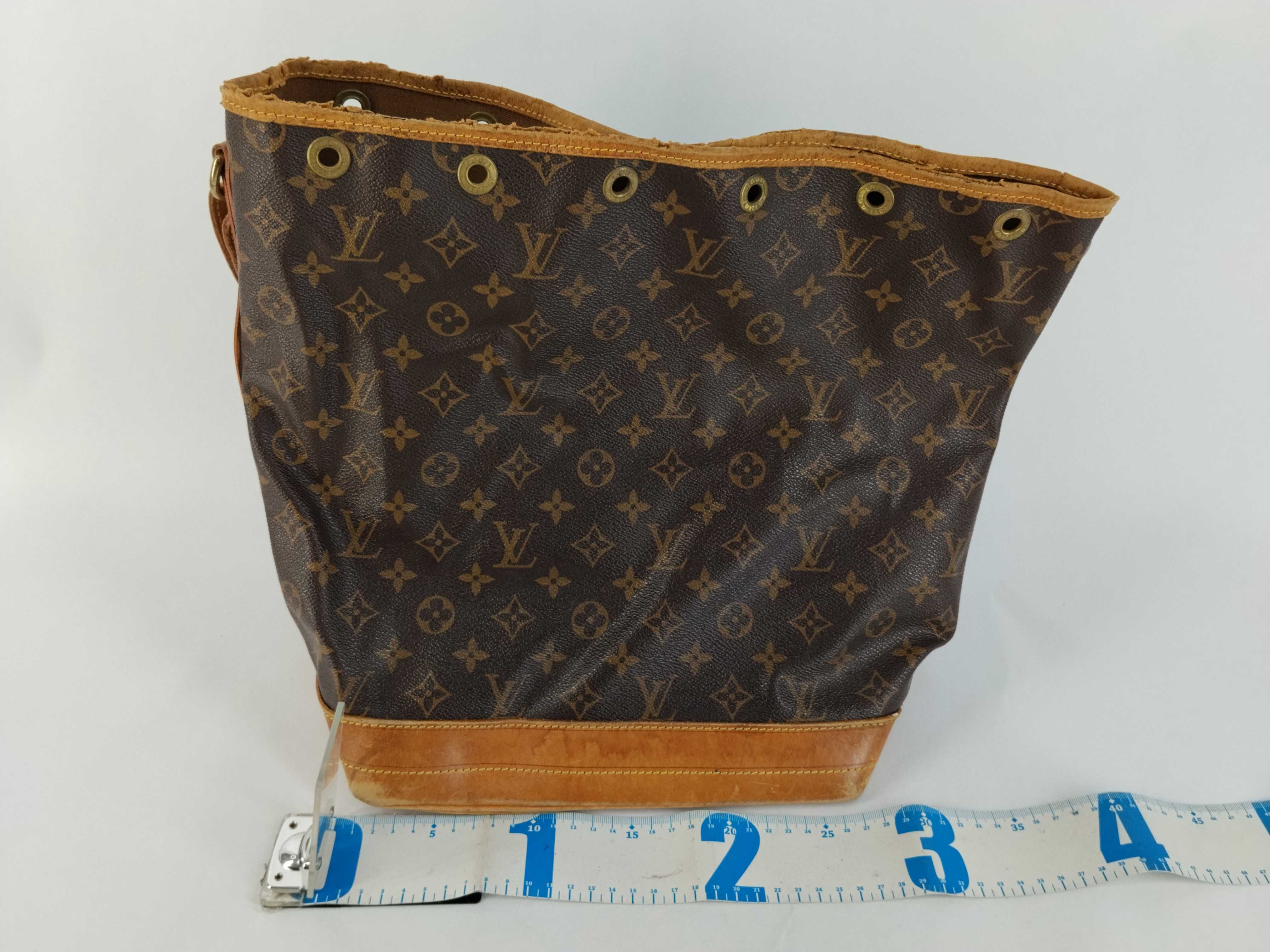 Monogram Louis Vuitton Monogram Empreinte Shoulder Bag Artsy MM Aurore M94047 Shoulder Bag — view 2
