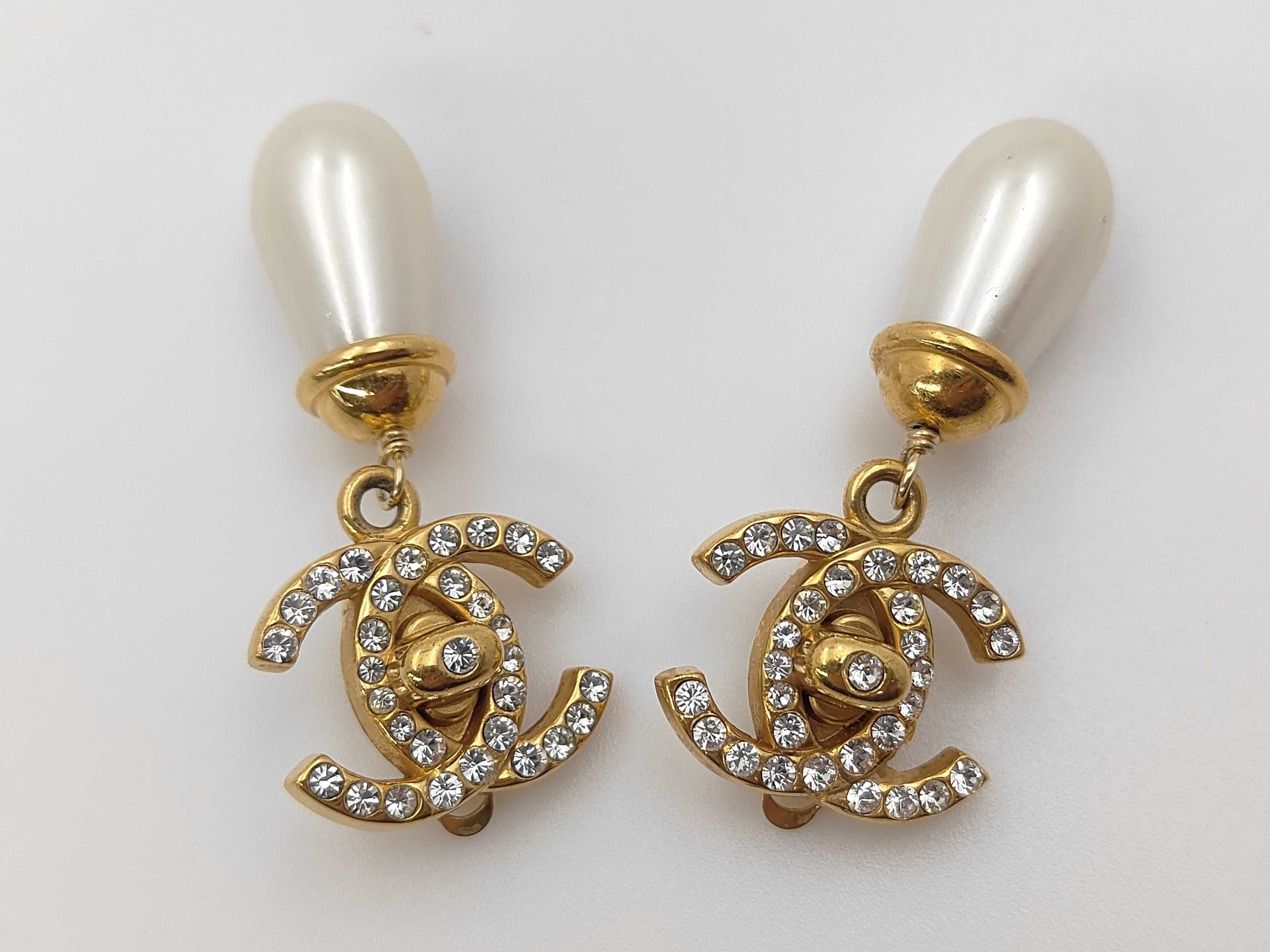 Coco Mark Gold Pearl Earrings