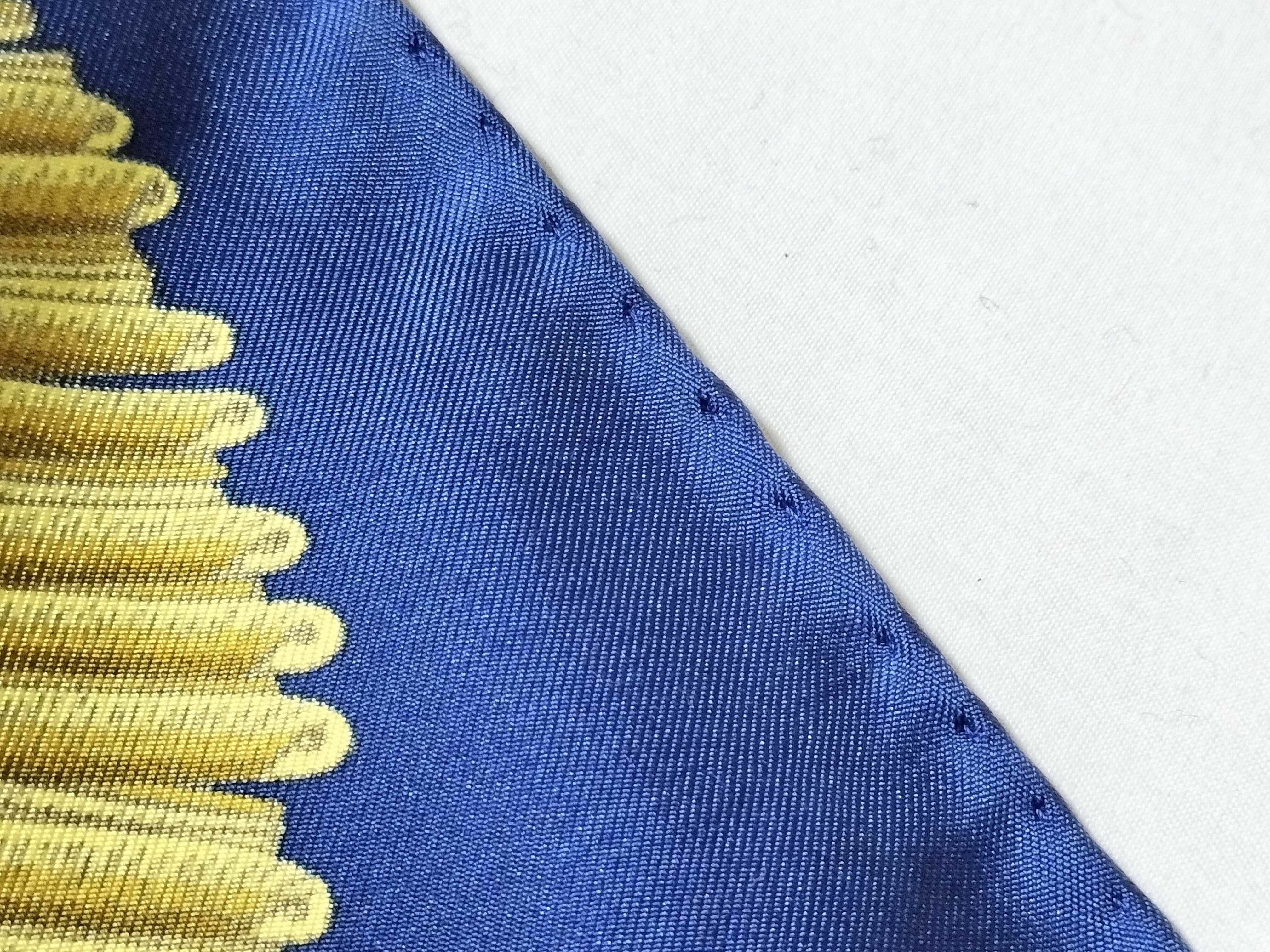 Carre Saber-shaped pouch and other accessories — view 14