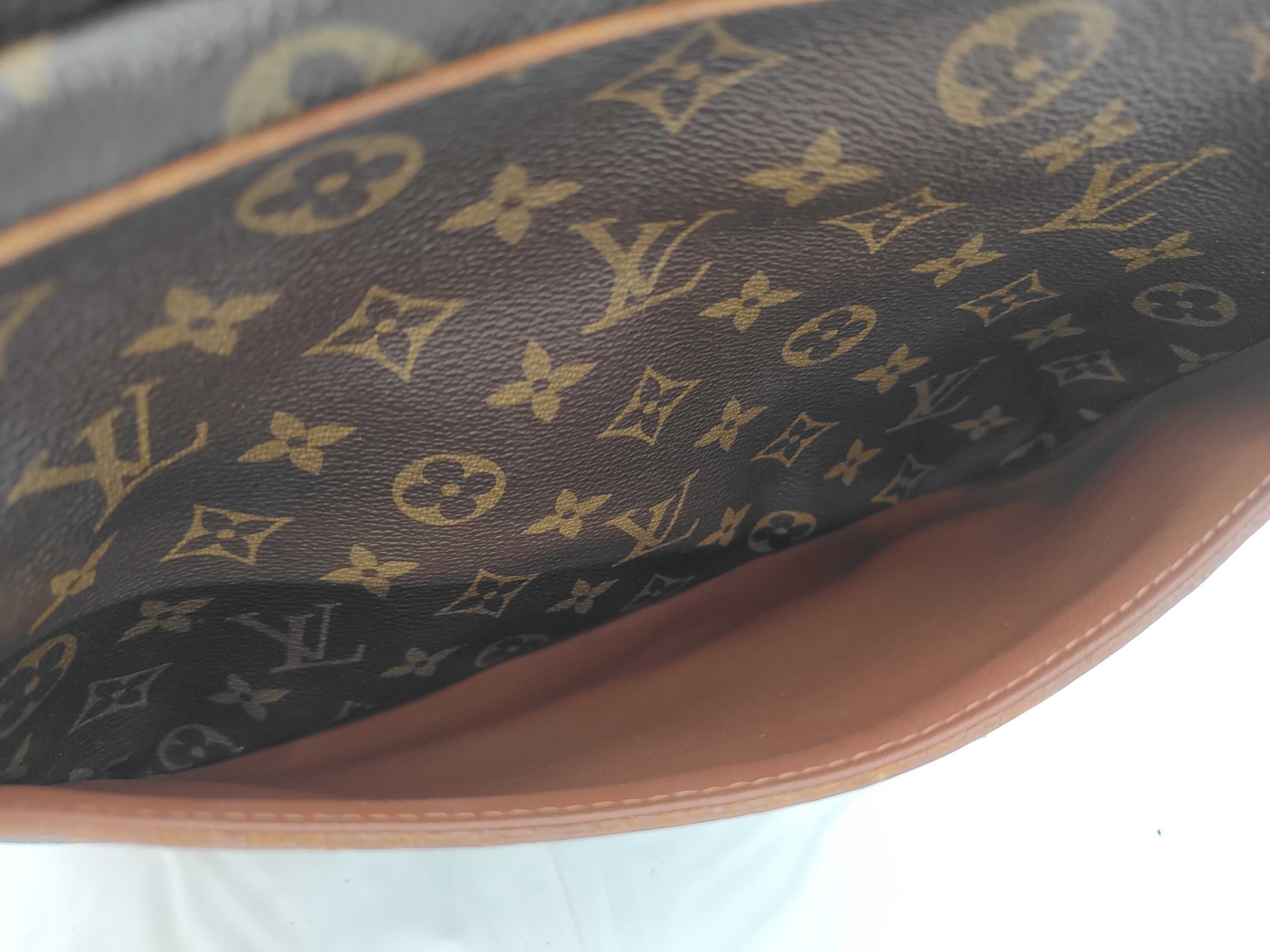 LV Trocadero Shoulder Bag — view 10