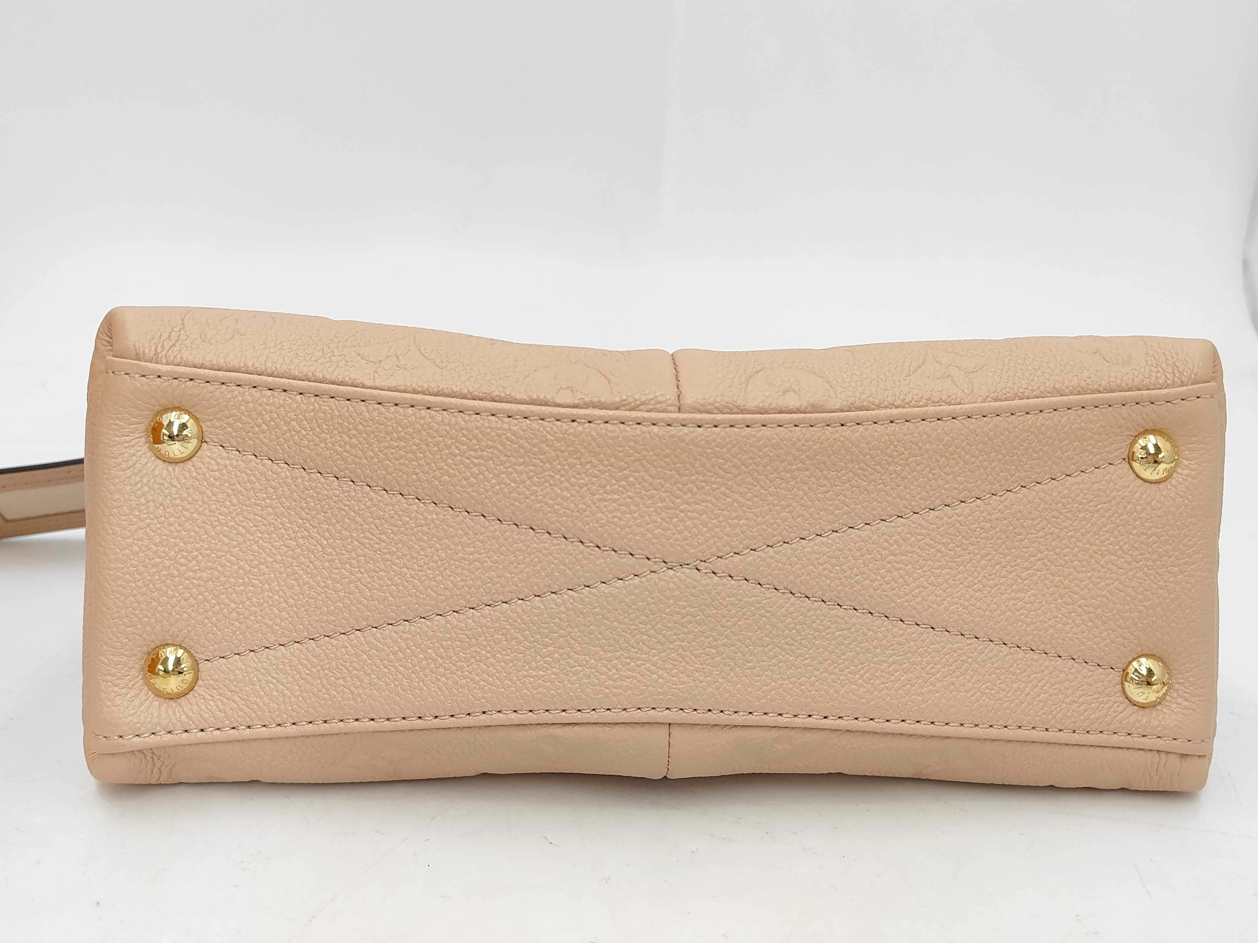 Monogram V Tote M44455 Handbag — view 4