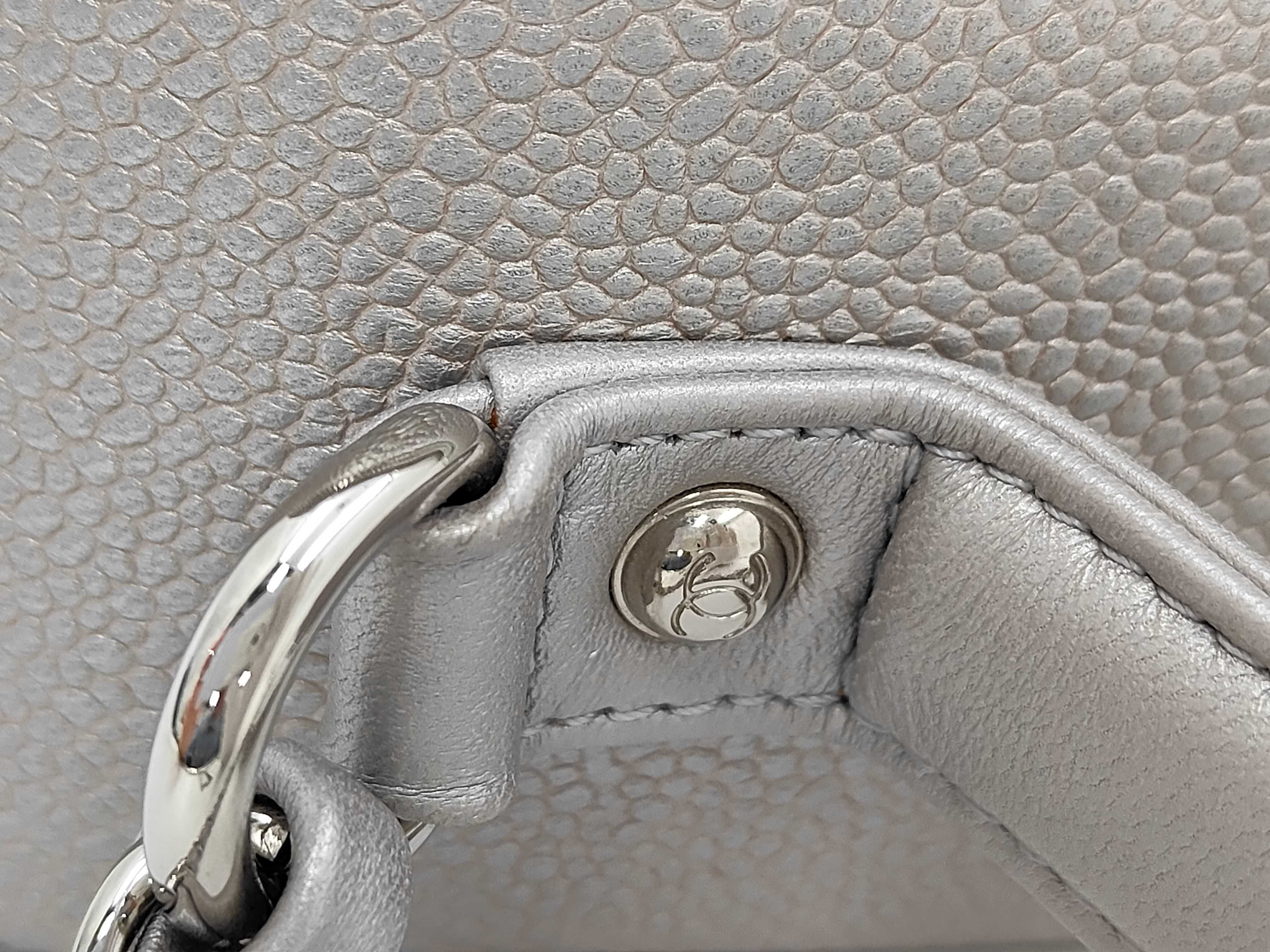 CC Filigree Caviar Skin 2-Way Shoulder Bag — view 6