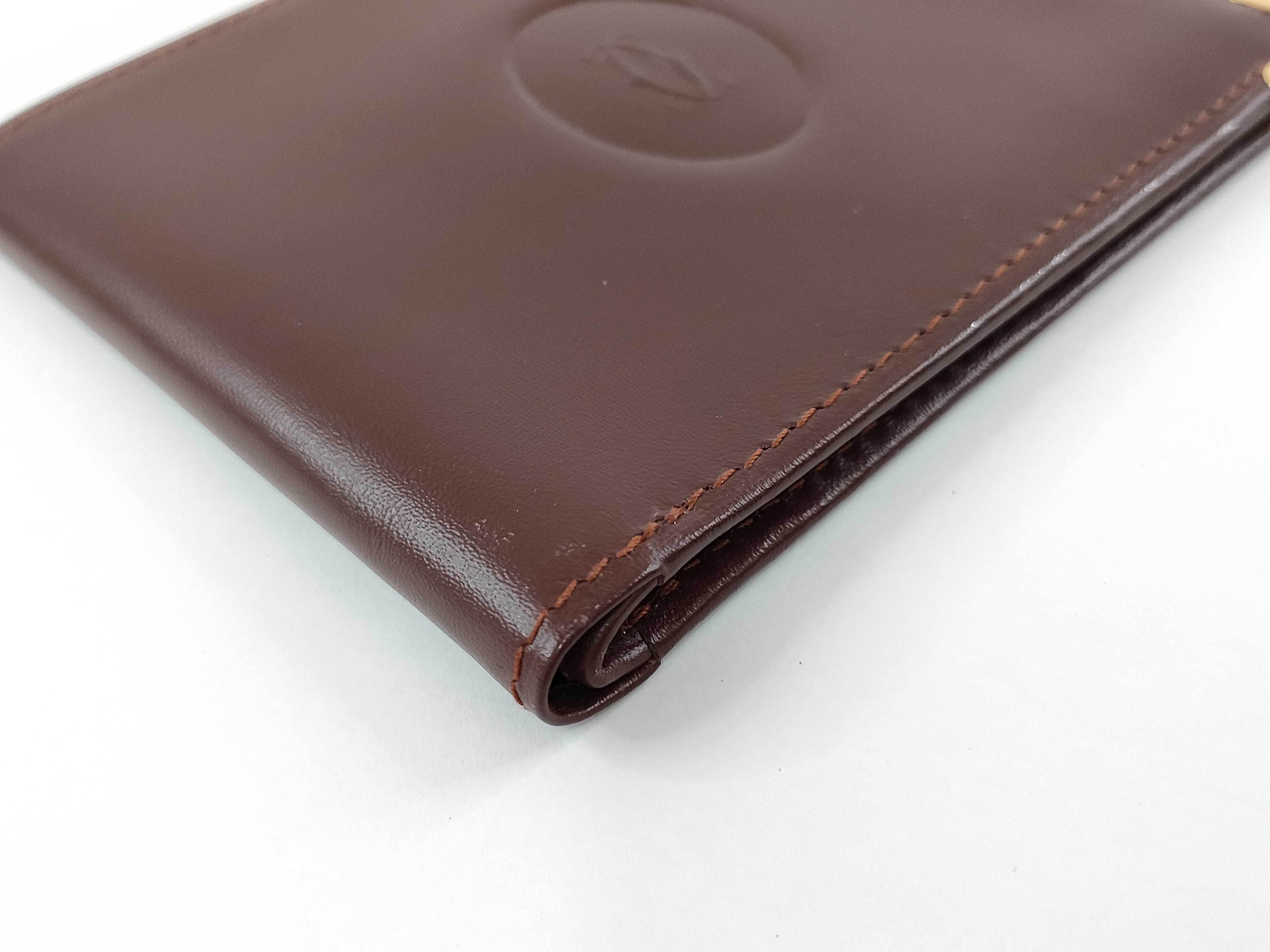 Must line wallet — view 3