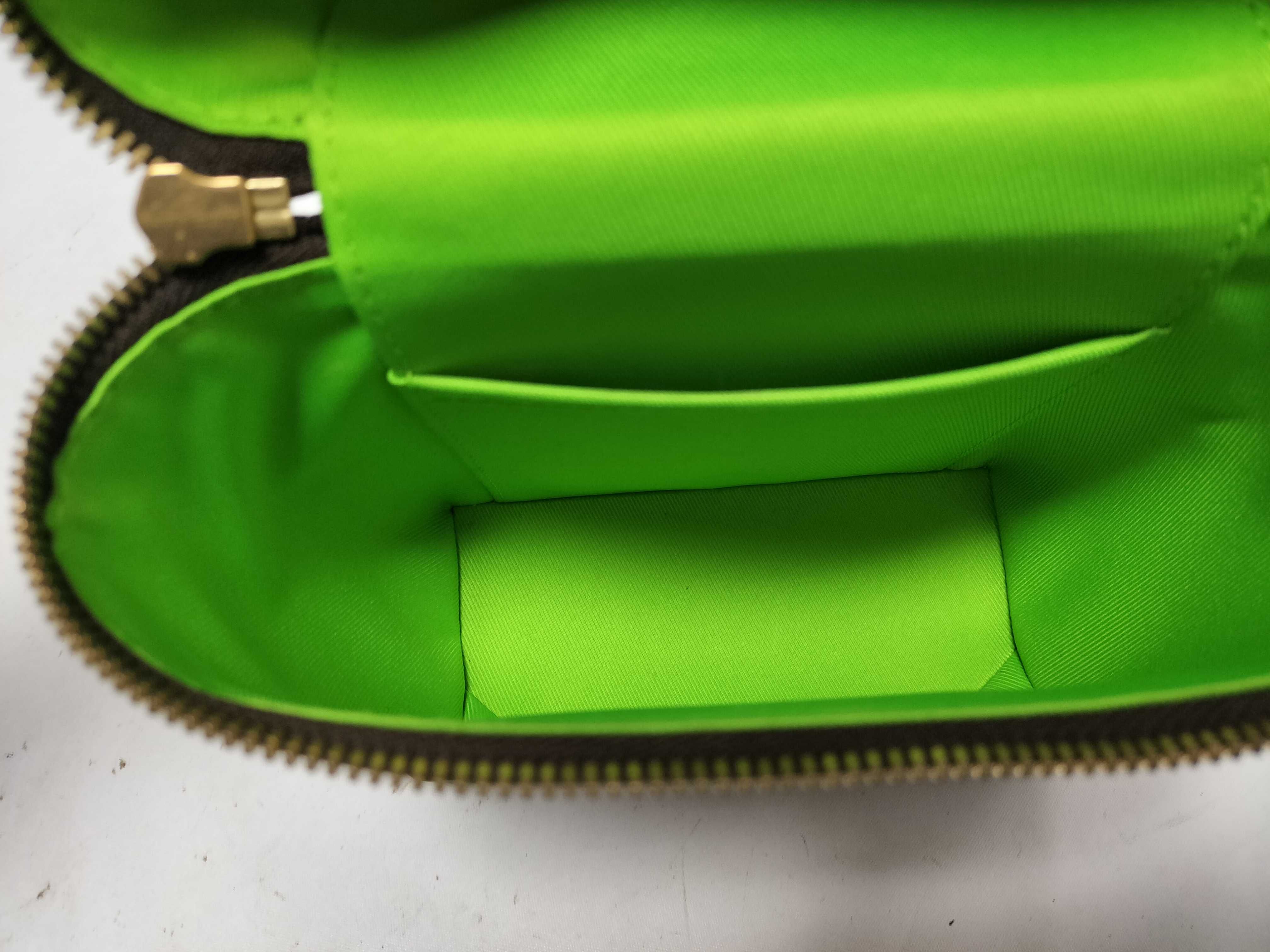 Vertical Box Trunk M59664 IC Handbag — view 11