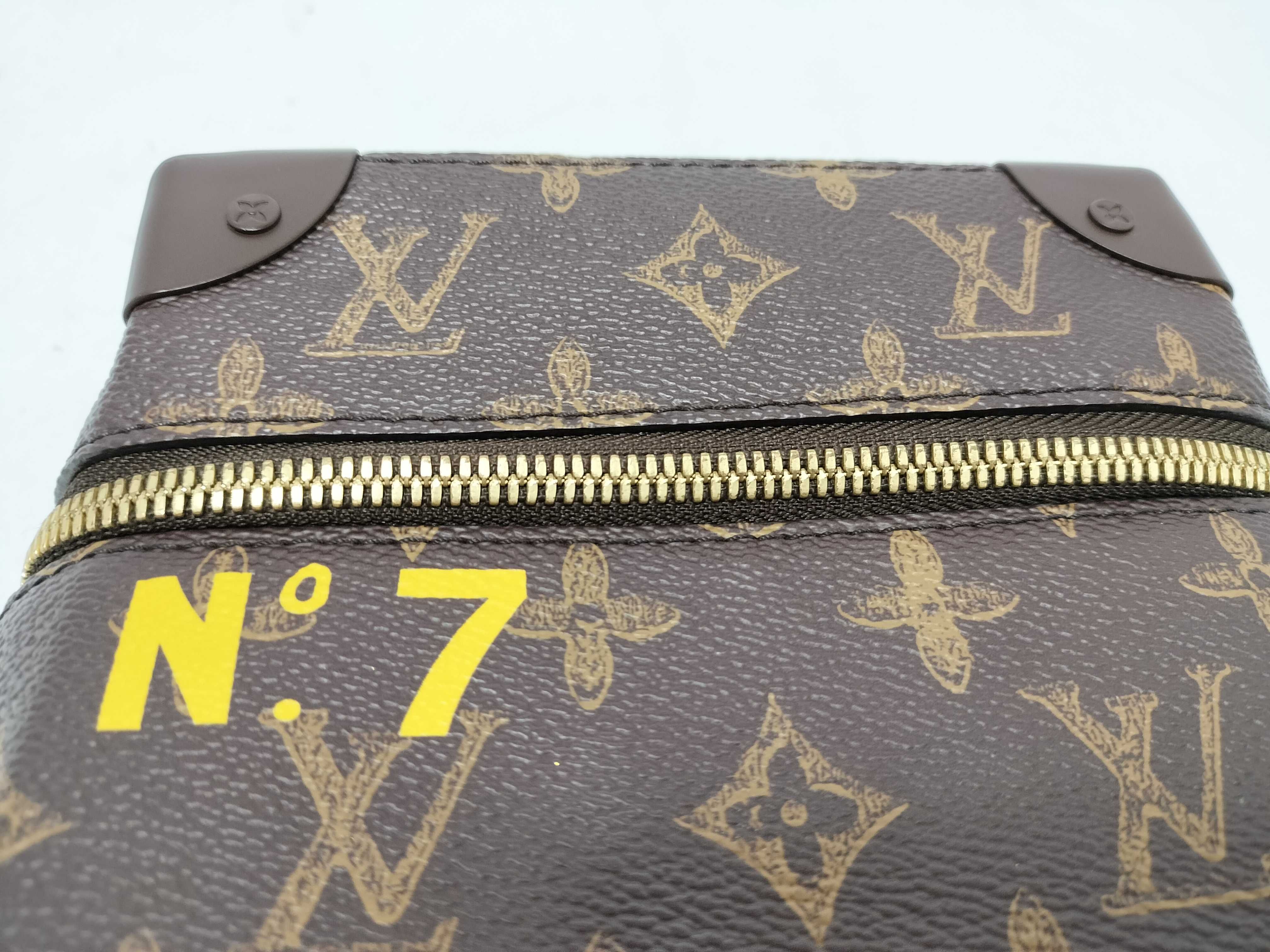 Vertical Box Trunk M59664 IC Handbag — view 6