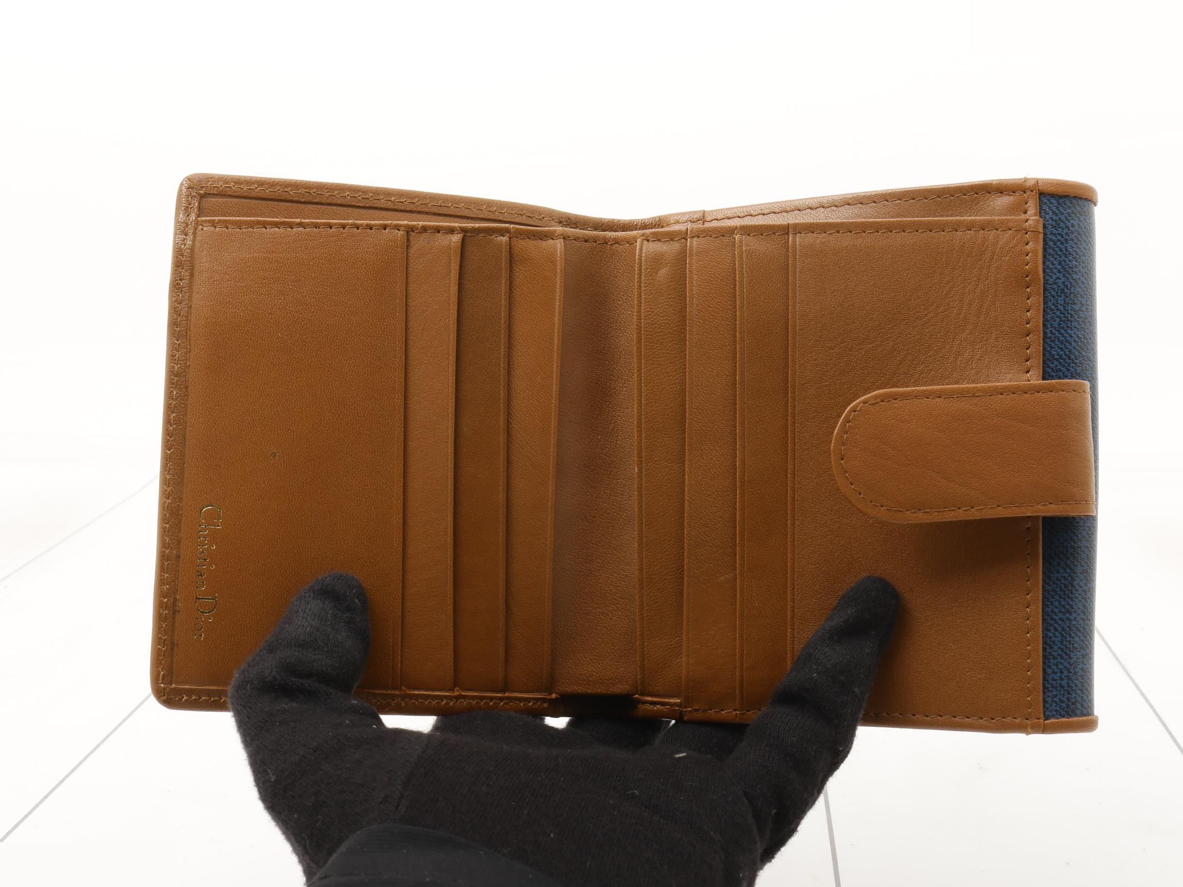 Folding wallet — view 4