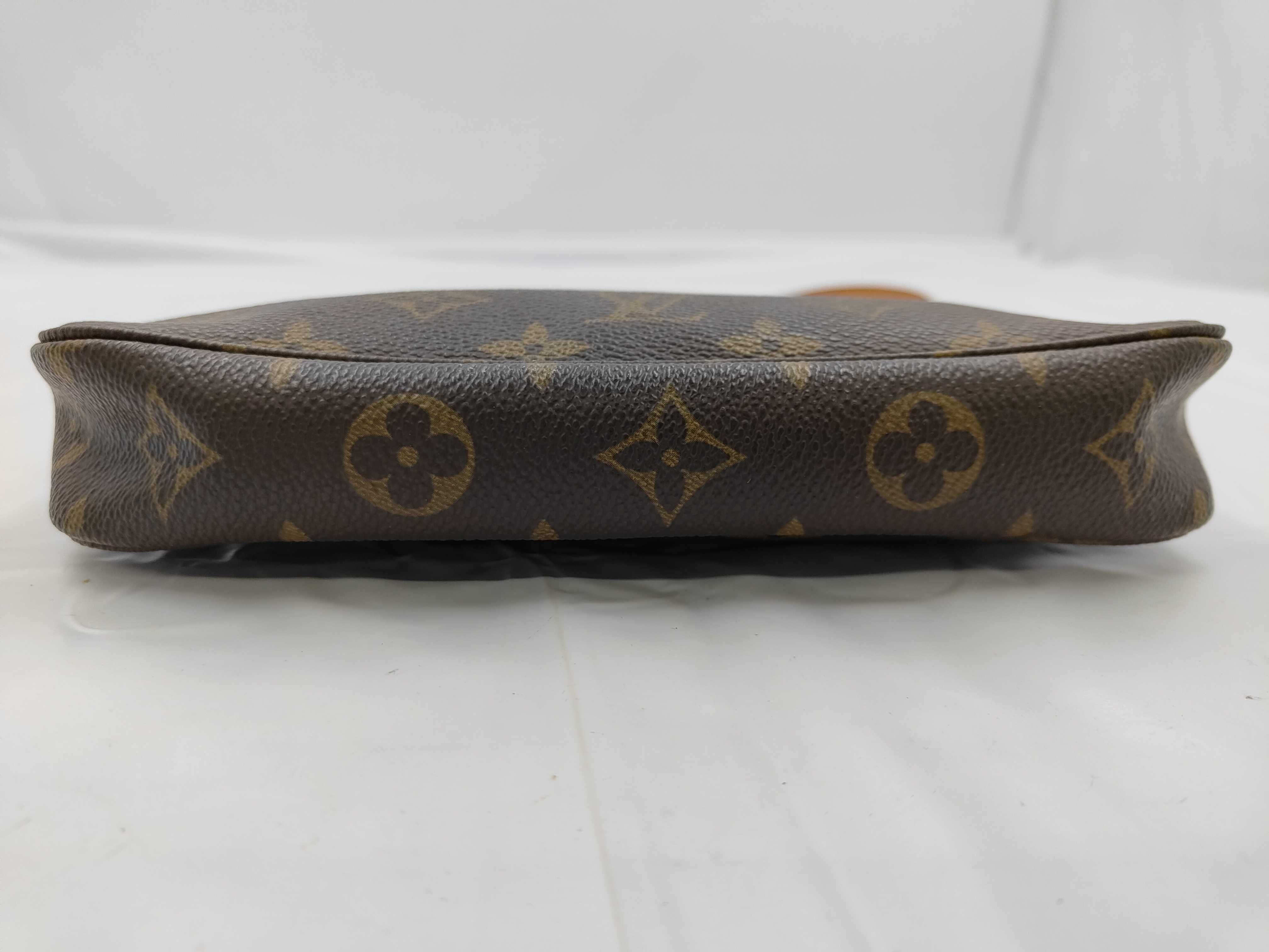 Monogram M51980 Pochette Accessoires Handbag — view 4