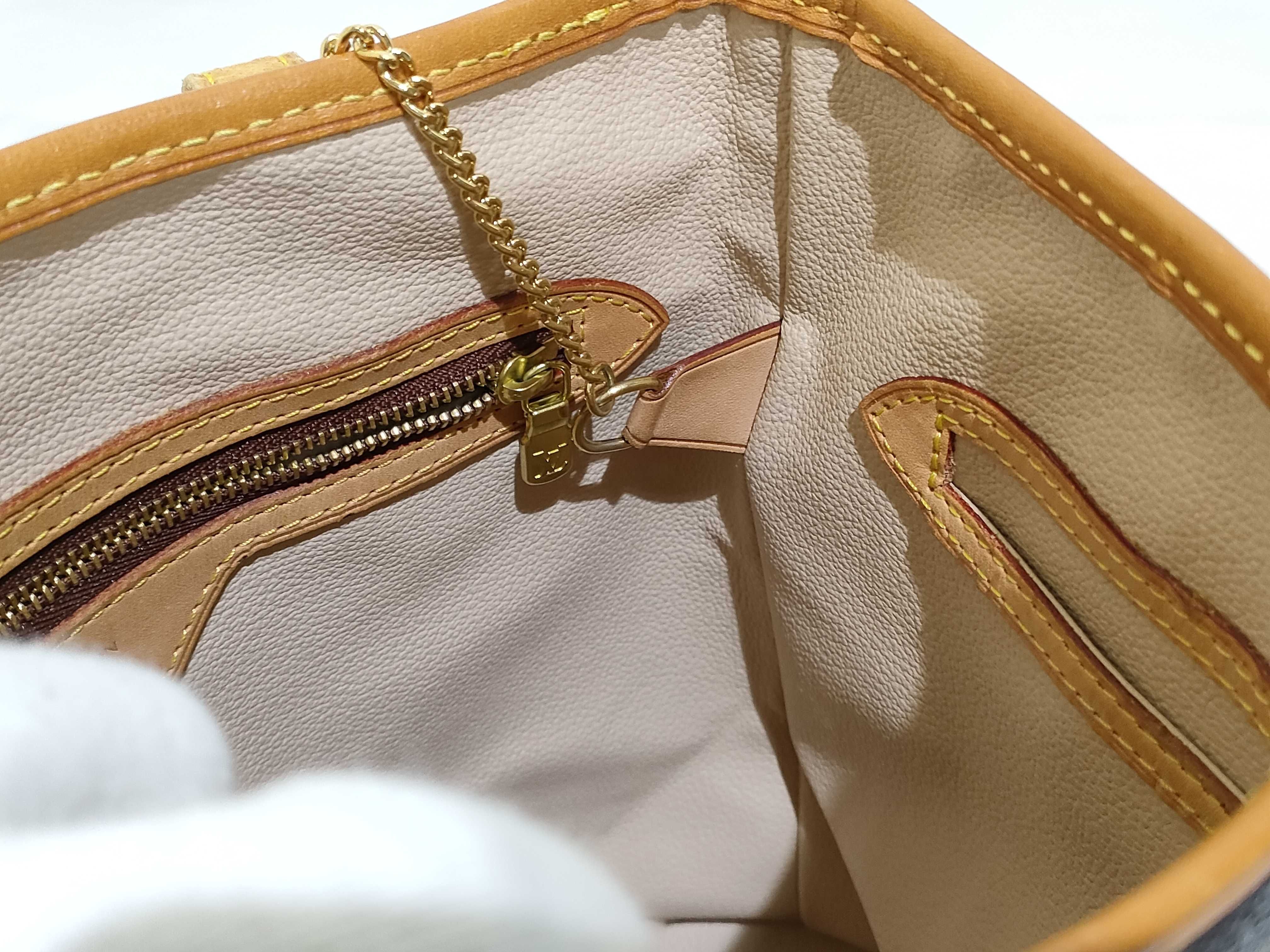 Monogram Bucket PM M42238 Handbag Tote Bag — view 11