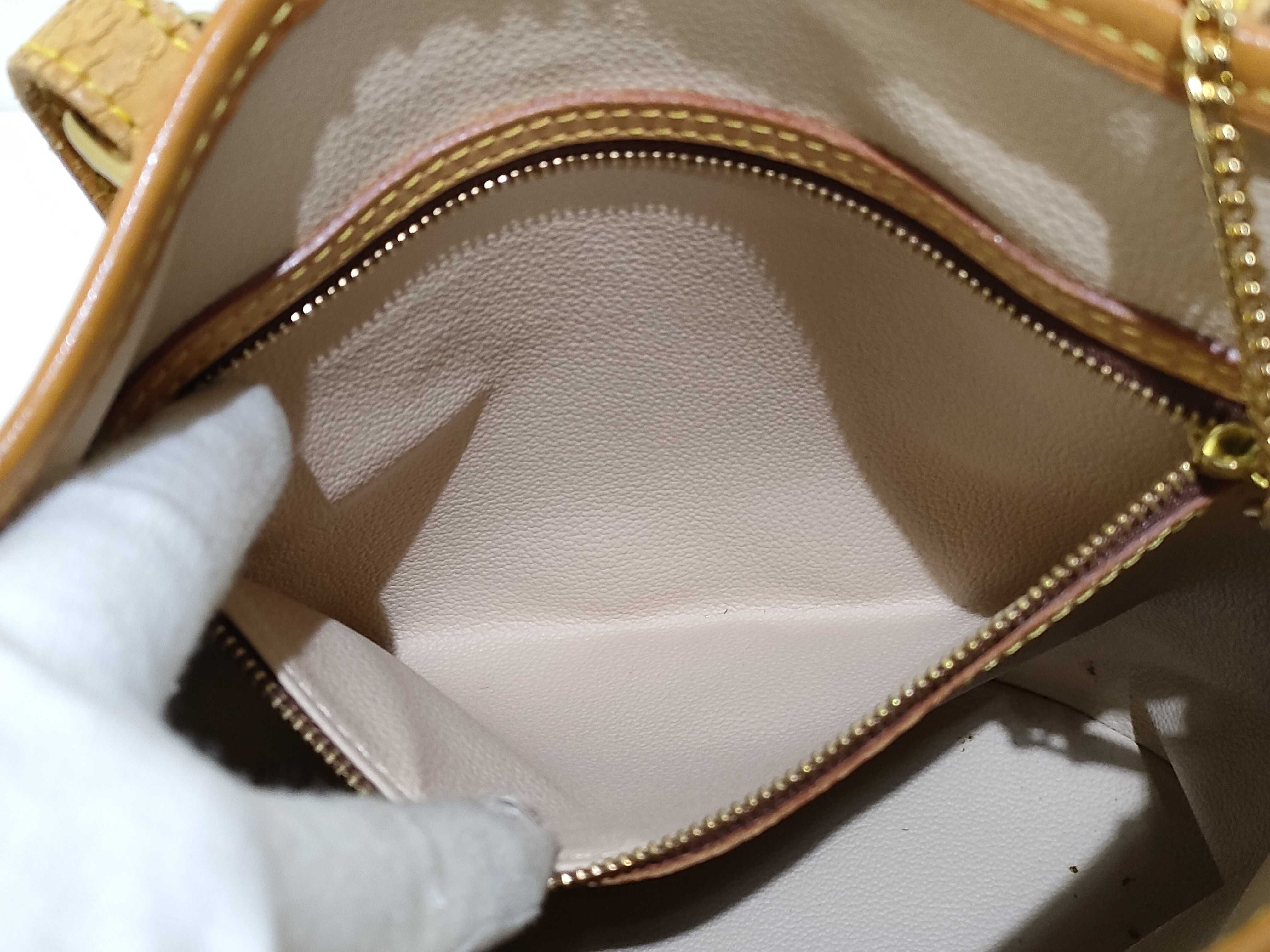 Monogram Bucket PM M42238 Handbag Tote Bag — view 9