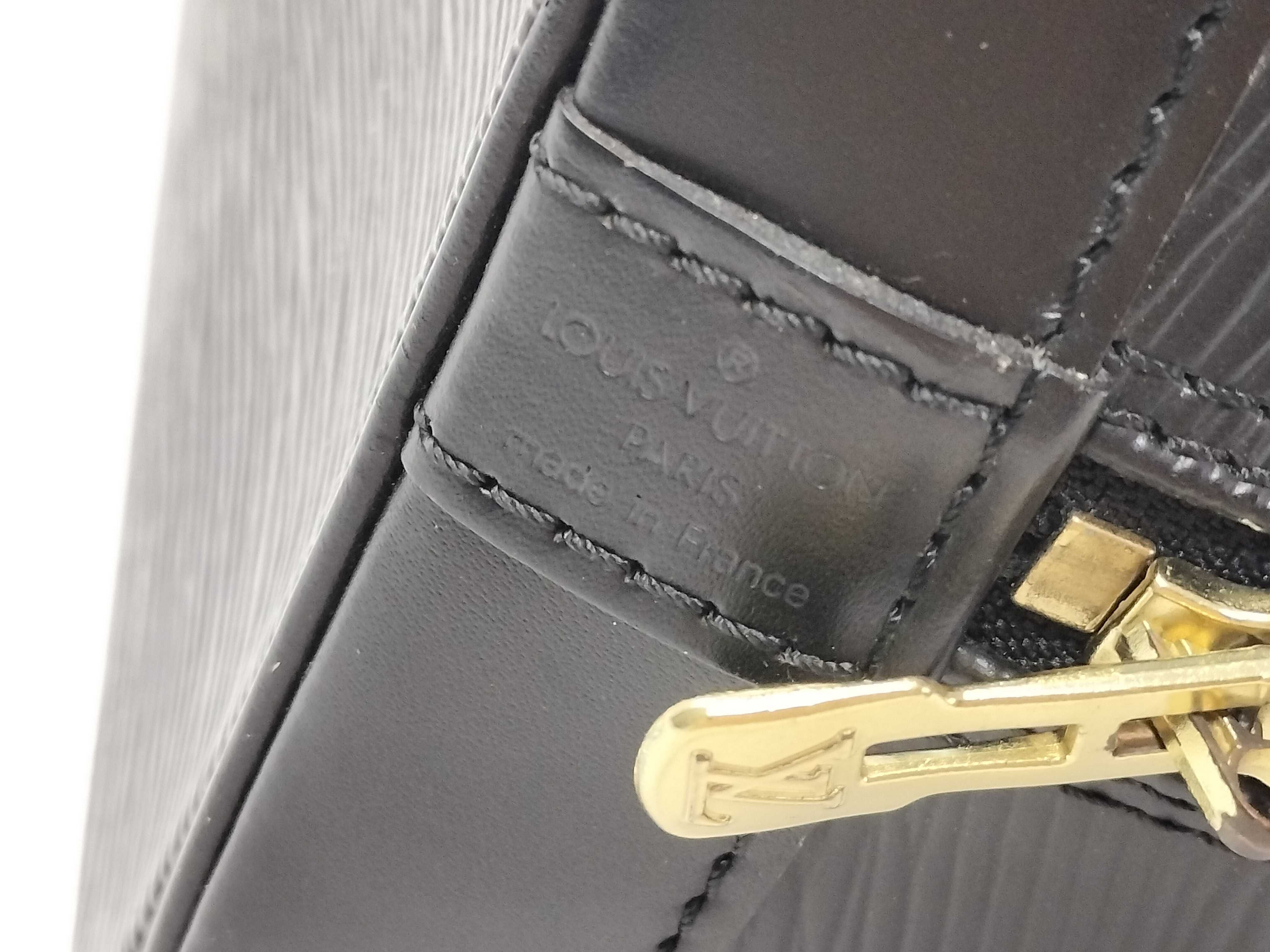 Epi Alma PM Noir Handbag — view 12