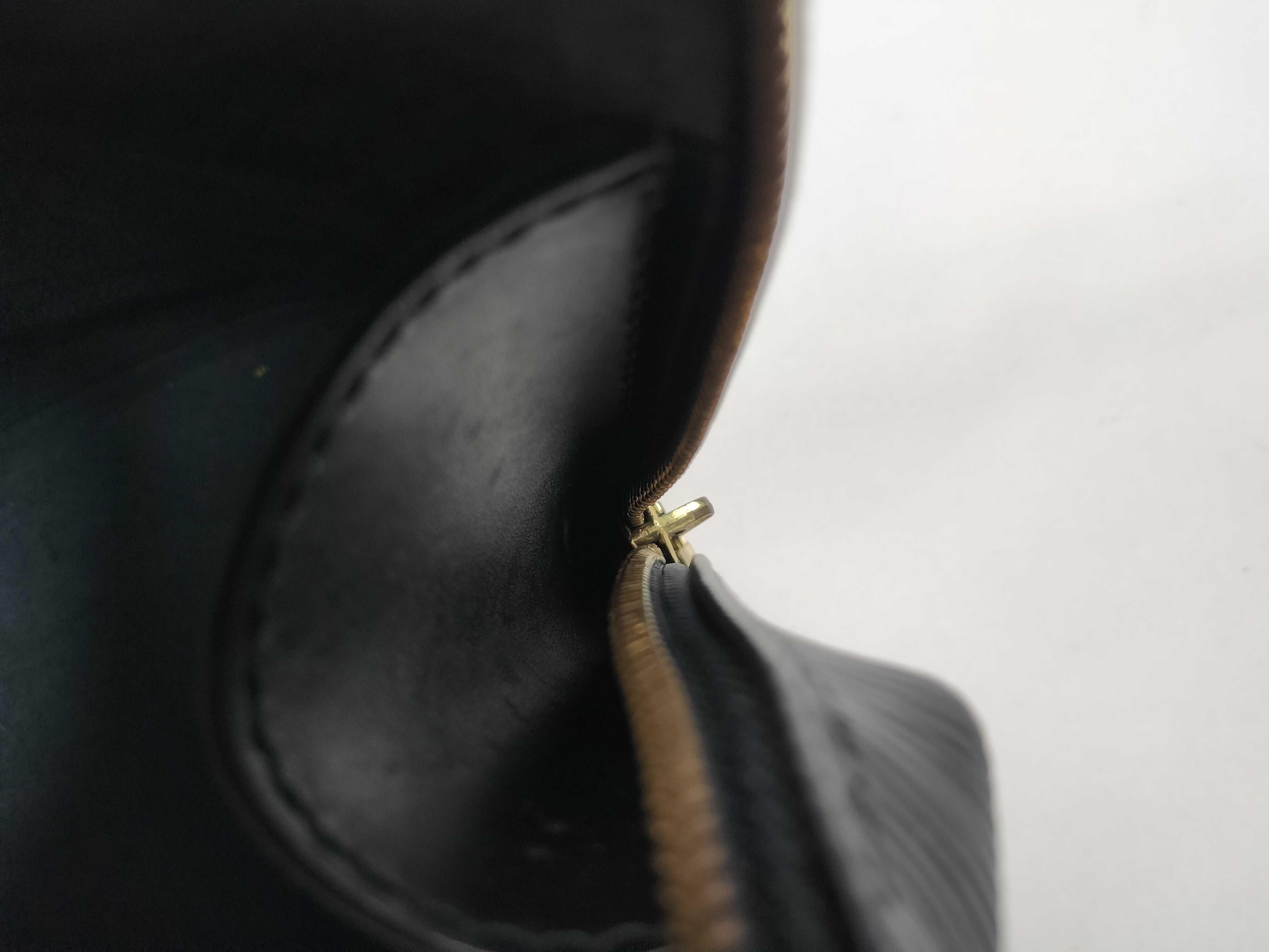 Epi Alma PM Noir Handbag — view 14
