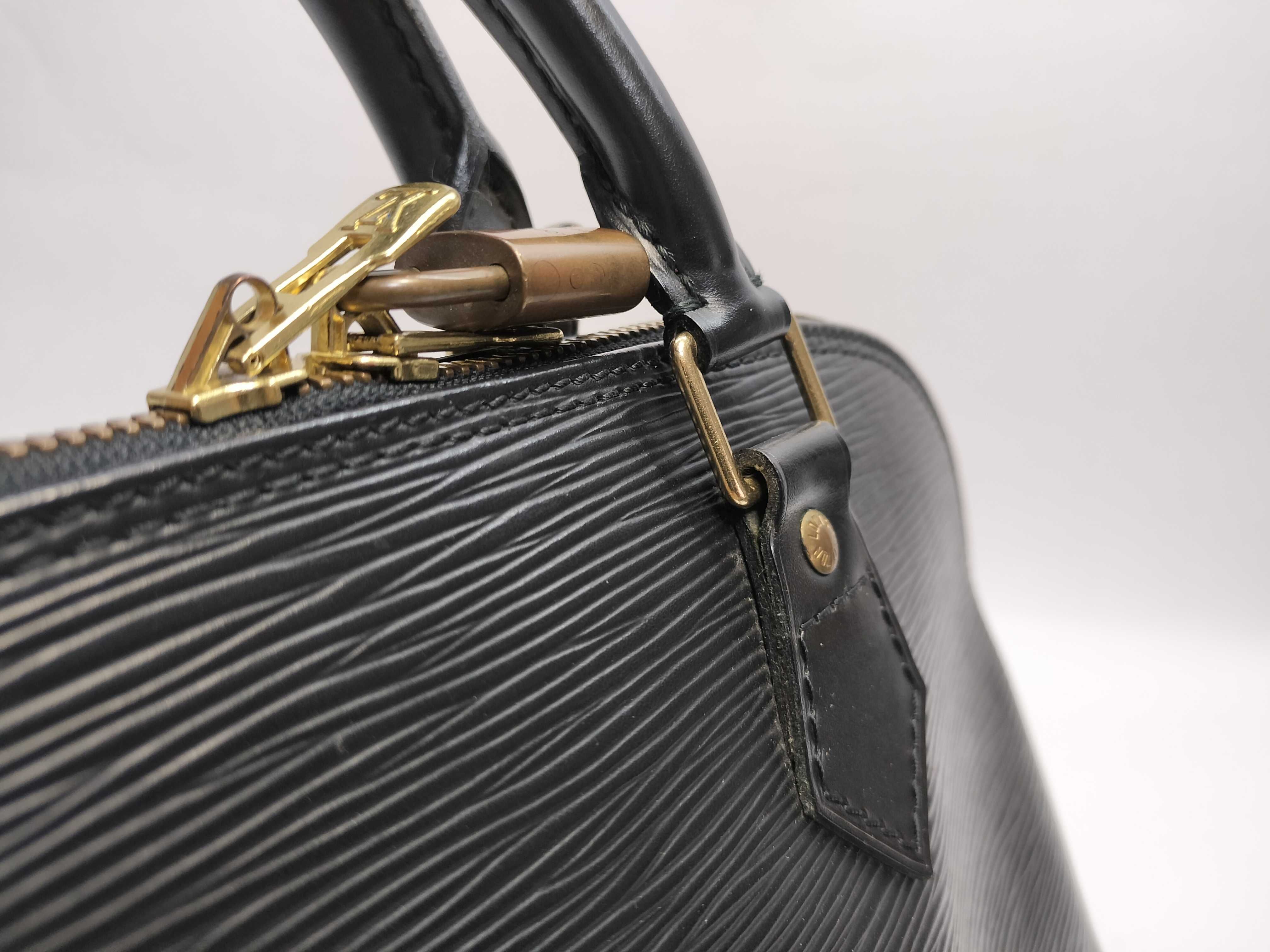 Epi Alma PM Noir Handbag — view 7
