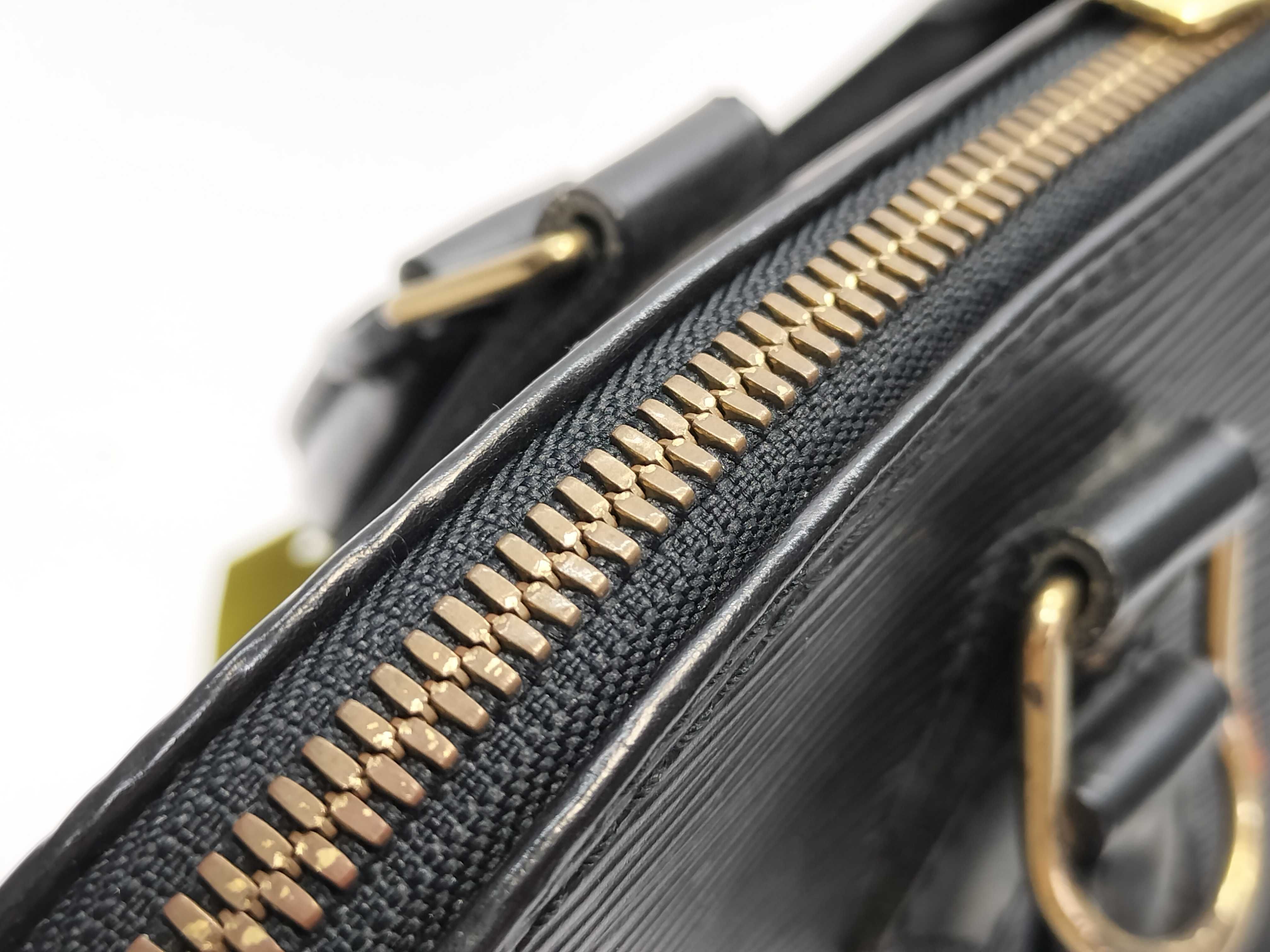 Epi Alma PM Noir Handbag — view 9