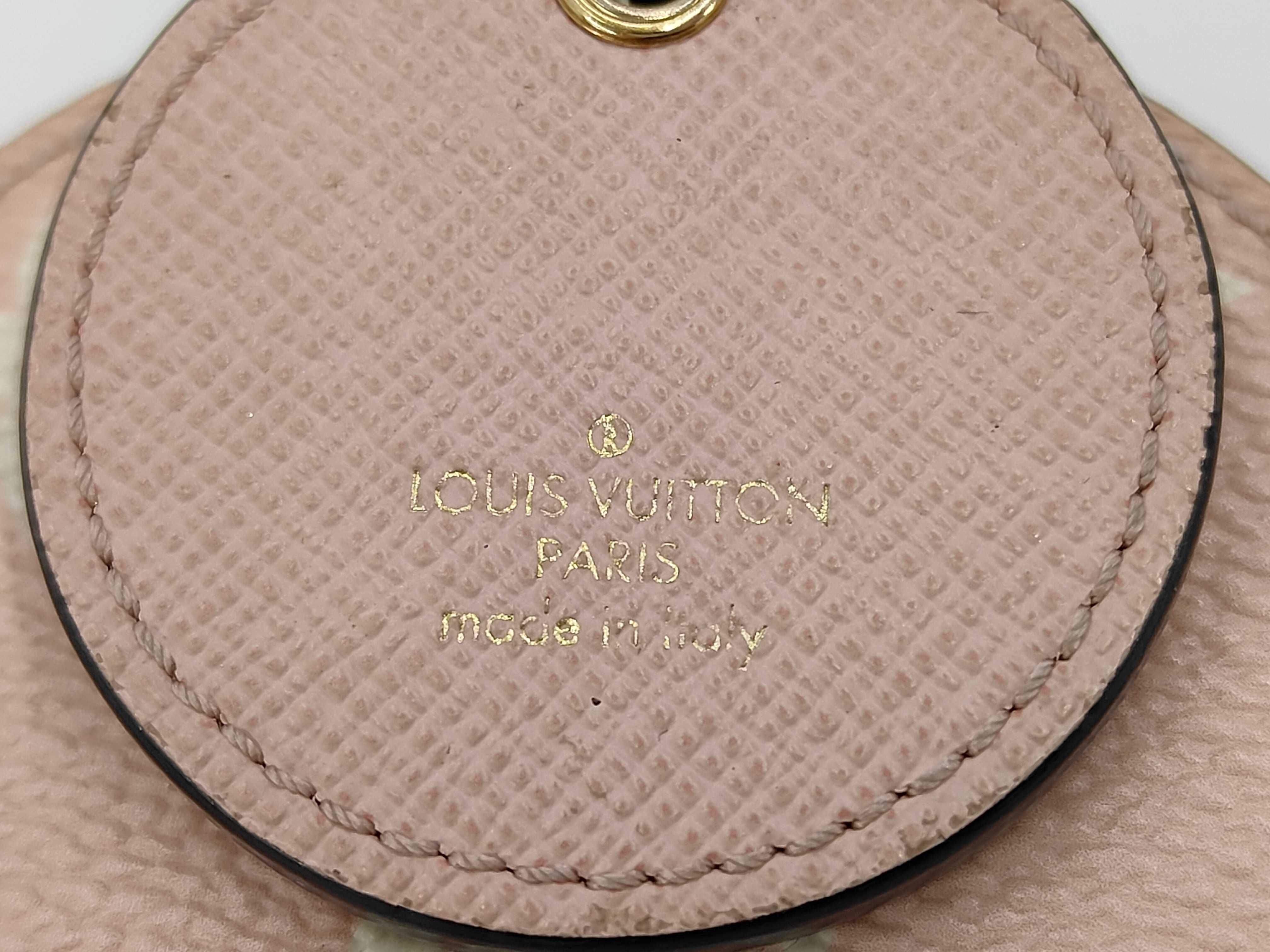 Monogram Louis Vuitton Monogram Giant Portefeuille Illustré Key Case — view 5