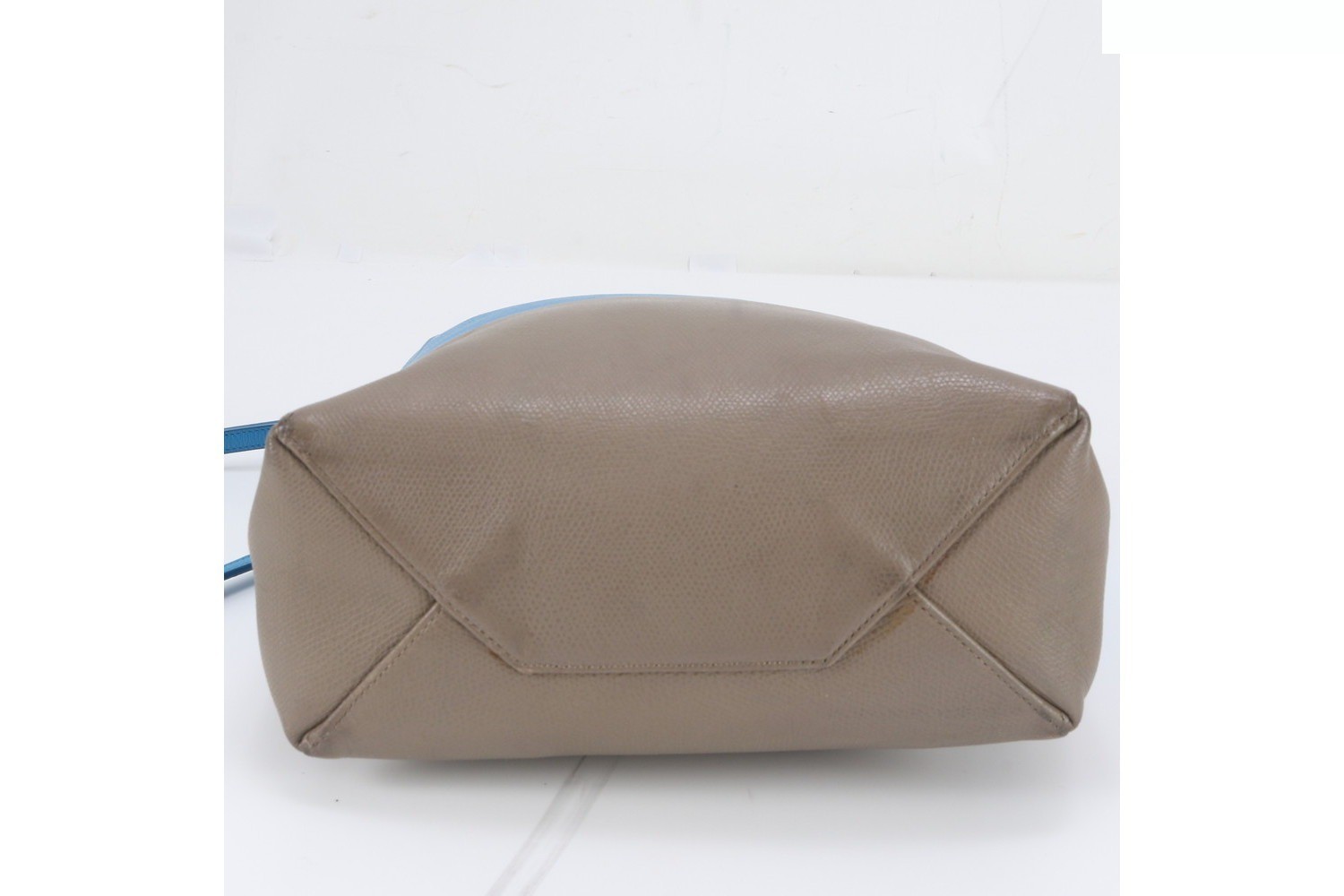 Small Vertical Cabas Leather 2-Way Shoulder Bag — view 6