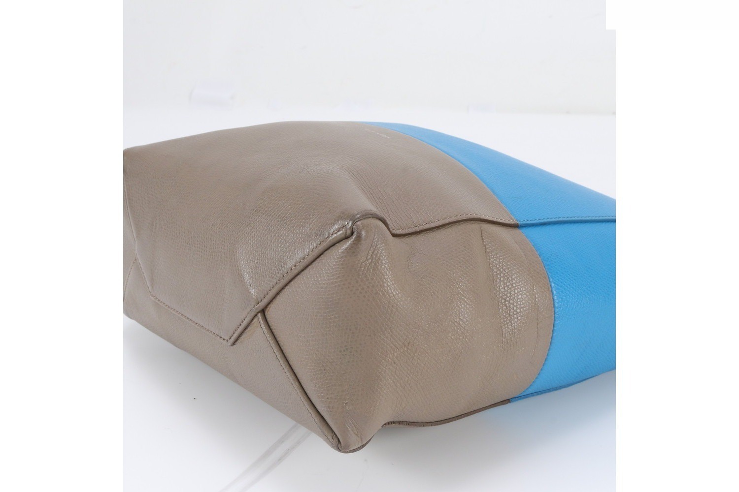 Small Vertical Cabas Leather 2-Way Shoulder Bag — view 7
