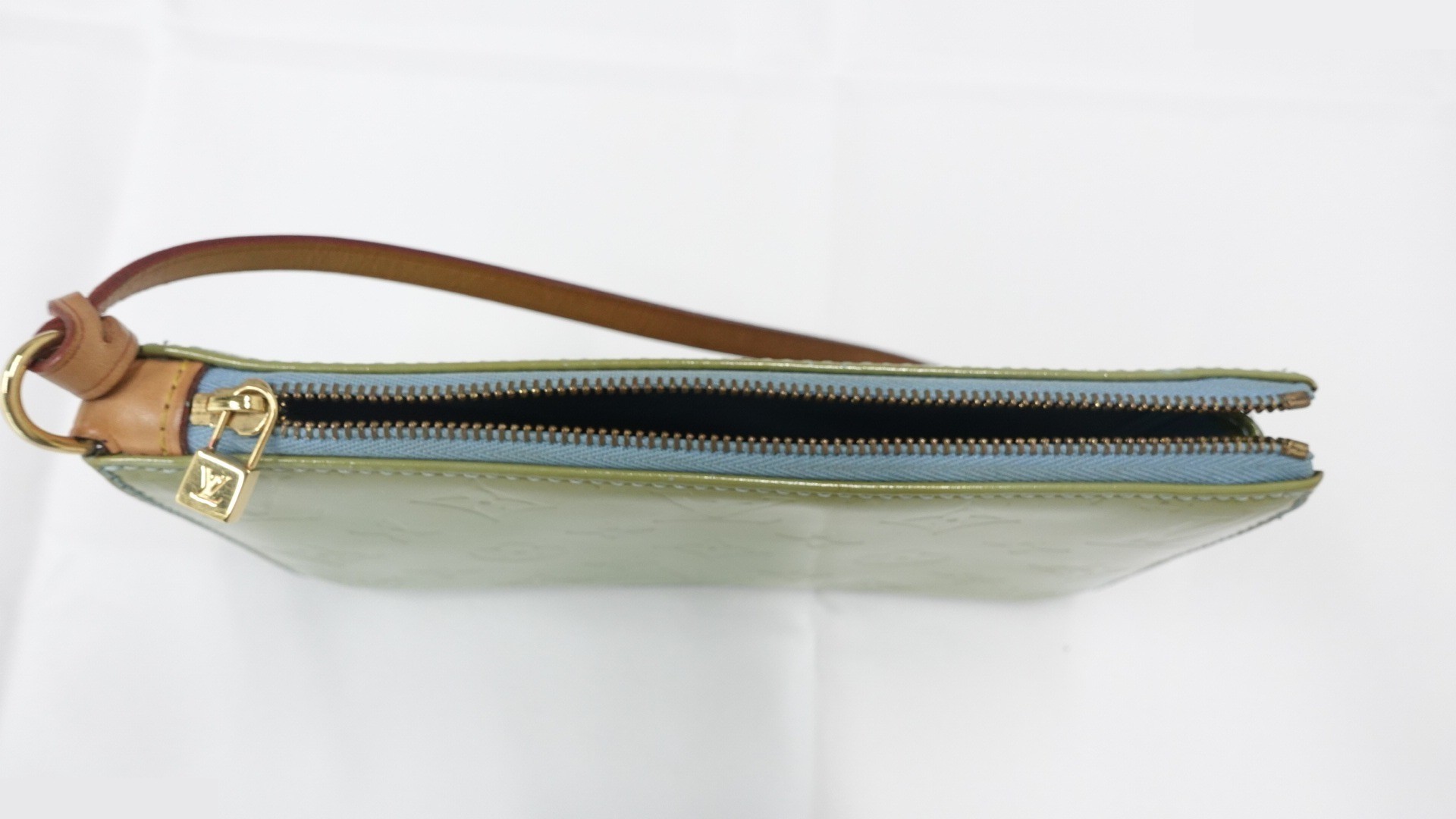 ＶＥＲＮＩＳ ＰＯＵＣＨ — view 3