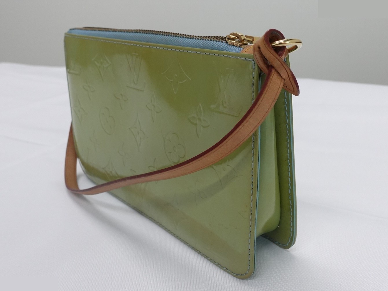 ＶＥＲＮＩＳ ＰＯＵＣＨ — view 4