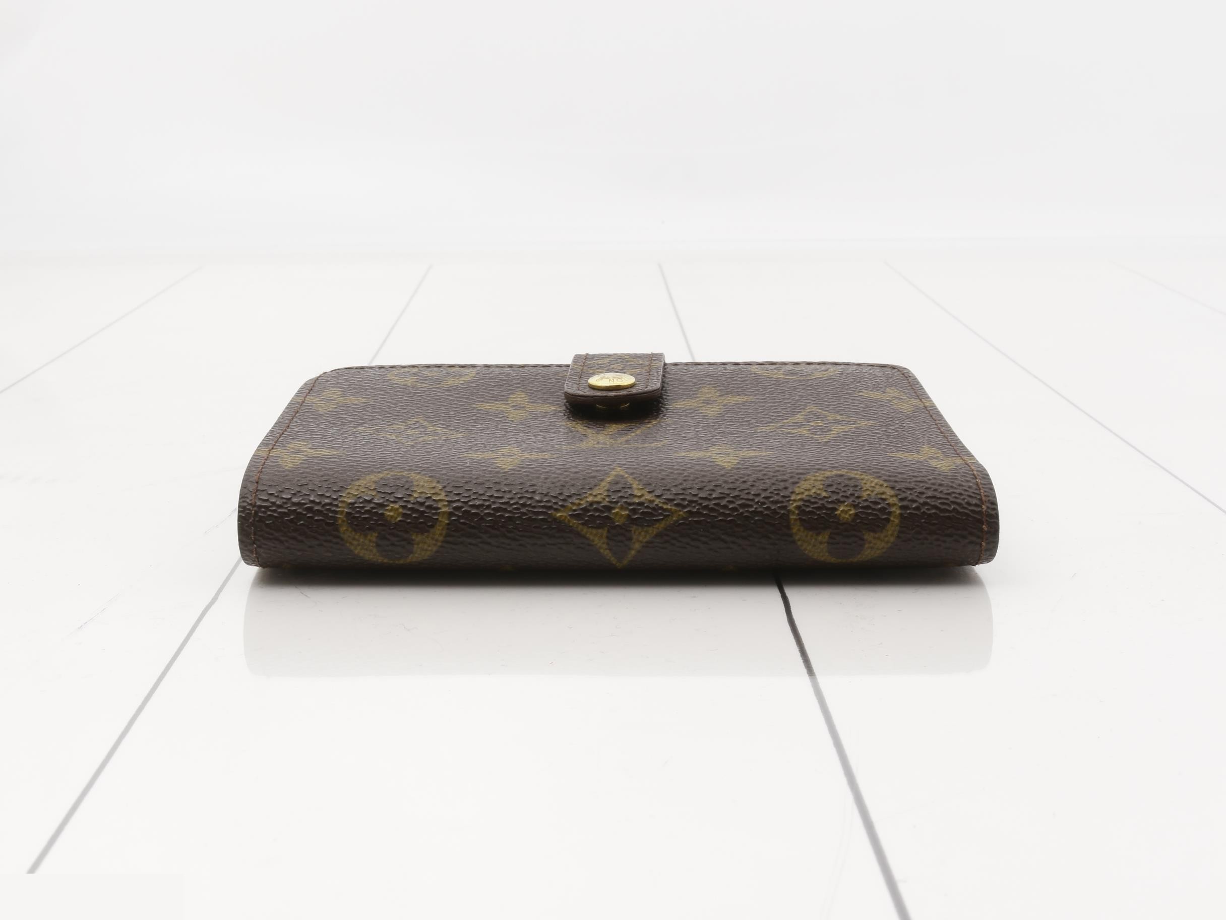 wallet — view 3