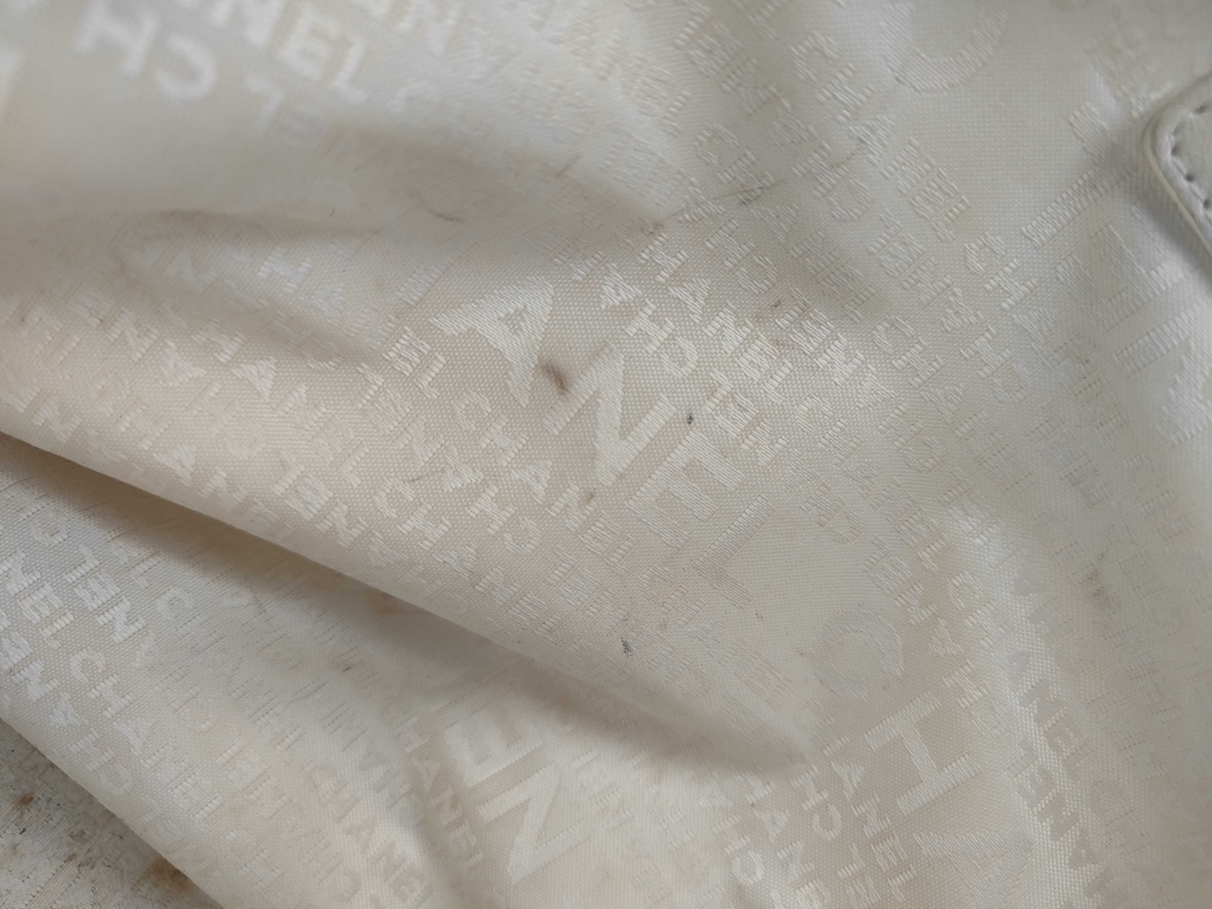 White Chain Tote Bag NO.5 with Coco Mark Sticker — view 12