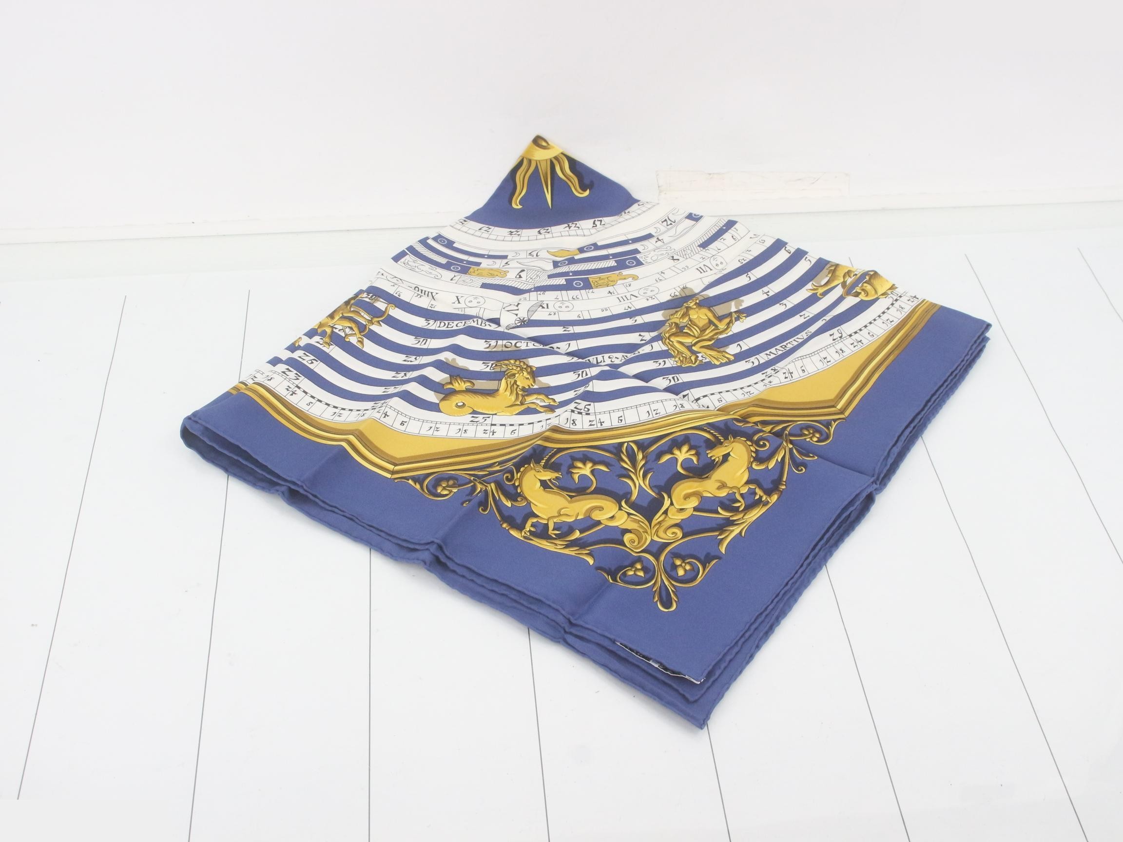 Carre 90 scarf, with tag. — view 2