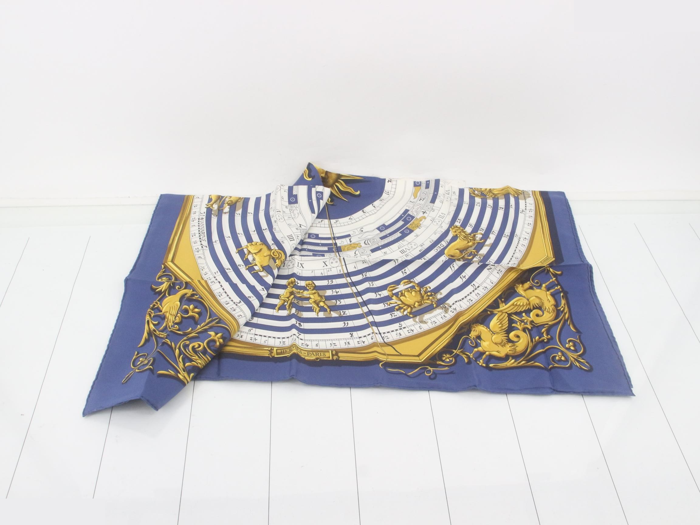 Carre 90 scarf, with tag. — view 3